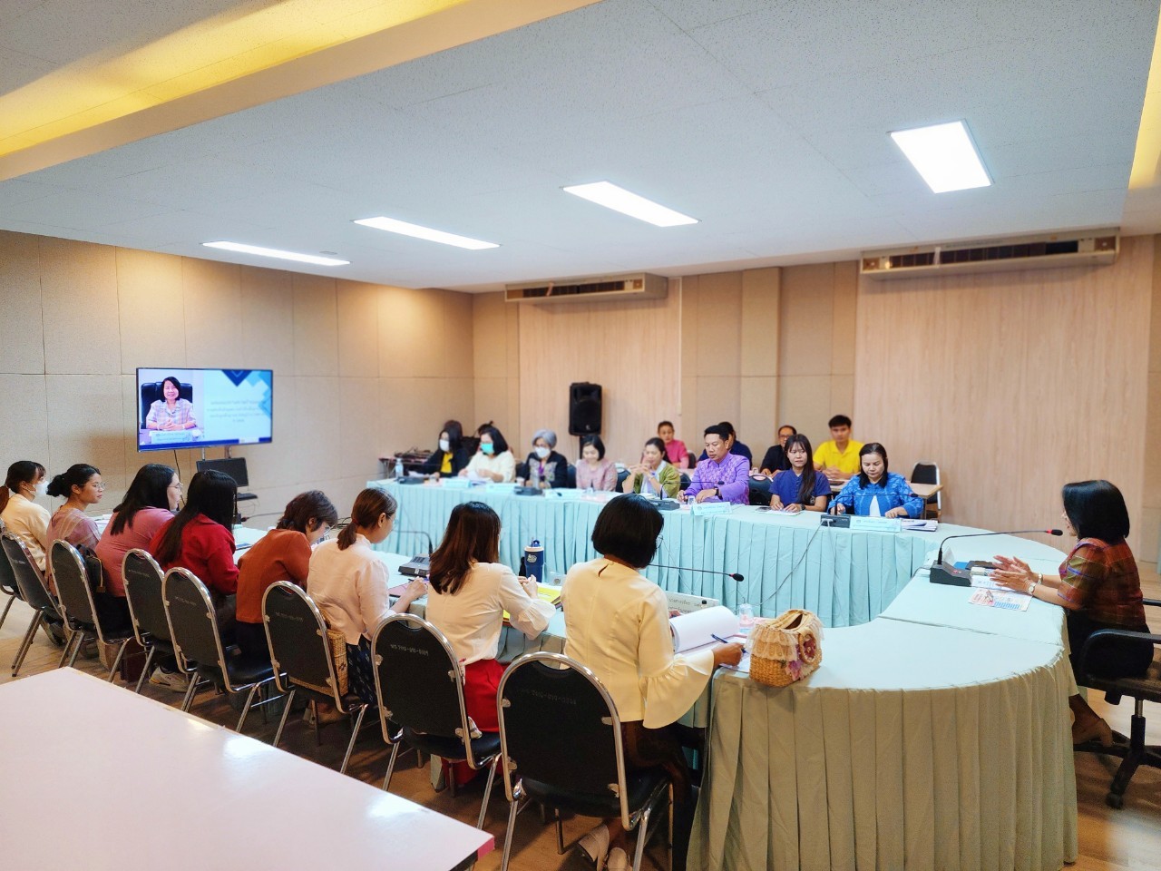 พช.กำแพงเพชร ดำเนินการประชุมชี้แจงแนวทางการดำเนินงานการจัดเก็บข้อมูลความจำเป็นพื้นฐาน (จปฐ.) และข้อมูลพื้นฐานระดับหมู่บ้าน (กชช. 2ค) ปี 2568