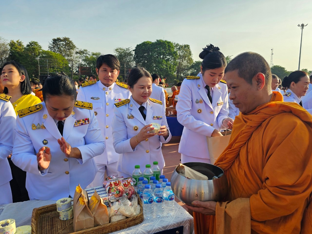 พช.กำแพงเพชร ร่วมกิจกรรมเนื่องในเนื่องในวันคล้ายวันพระบรมราชสมภพ พระบาทสมเด็จพระบรมชนกาธิเบศร มหาภูมิพลอดุลยเดชมหาราช บรมนาถบพิตร วันชาติ และวันพ่อแห่งชาติ 5 ธันวาคม