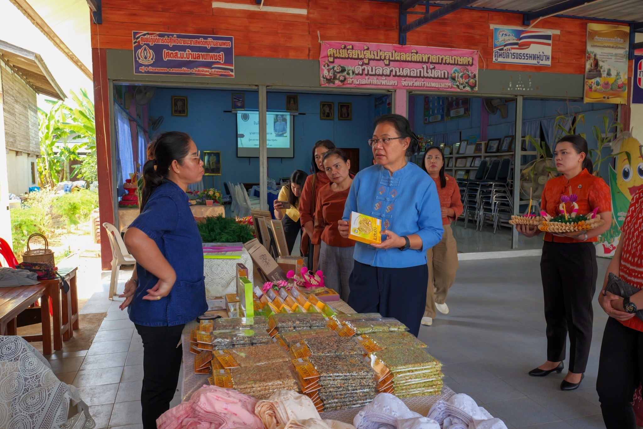 พช.กำแพงเพชร ลงพื้นที่รับตรวจราชการ ของนางสาววริศรา โสภาค ผู้ตรวจราชการกรมการพัฒนาชุมชน