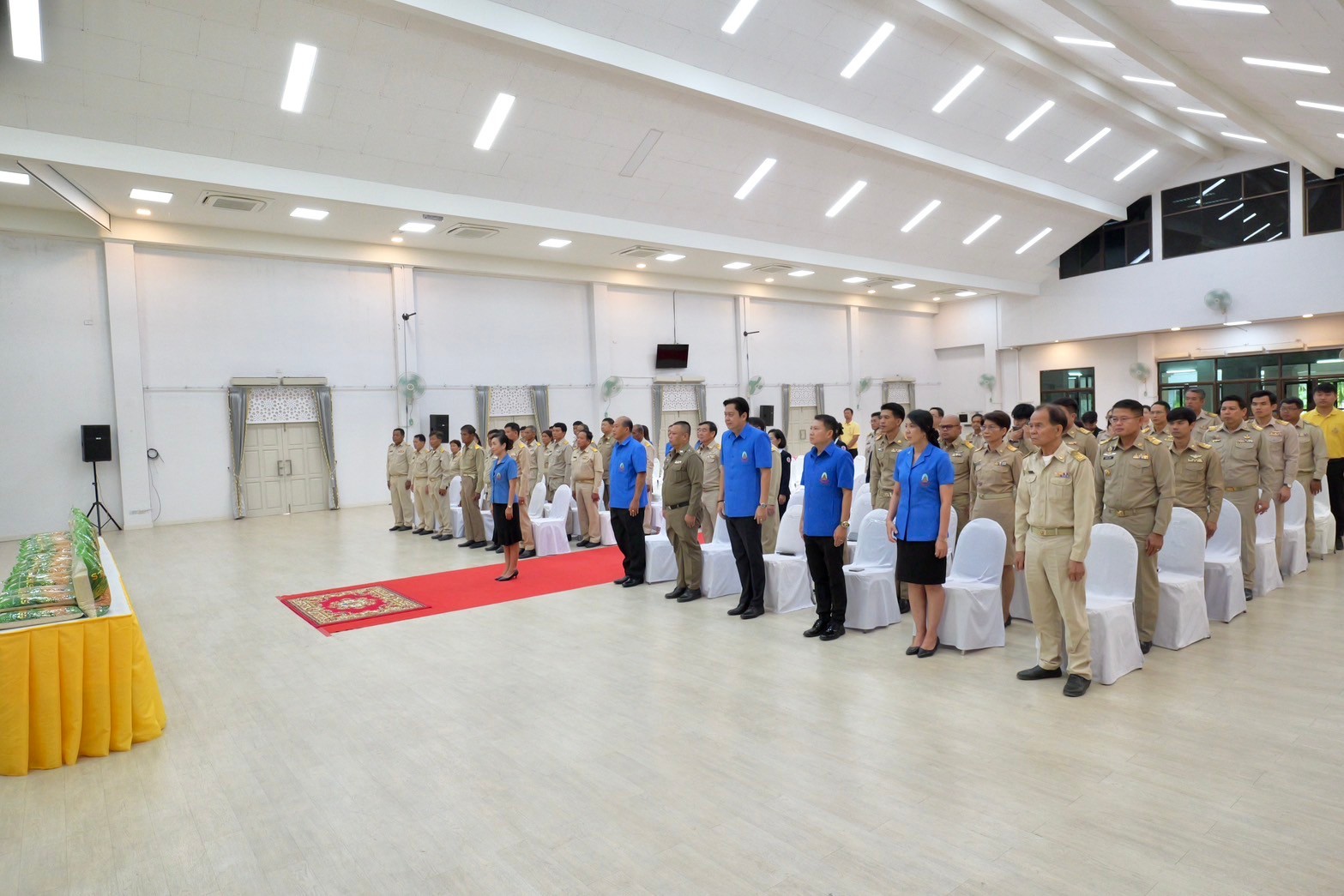 พช.กำแพงเพชร ร่วมพิธีมอบข้าวสารตามโครงการสภาเกษตรกรแห่งชาติ และสภาเกษตรกรจังหวัดร่วมใจภักดิ์ถวายความจงรักภักดี น้อมเกล้าฯ ถวายข้าวสารเพื่อถวายเป็นพระราชกุศล