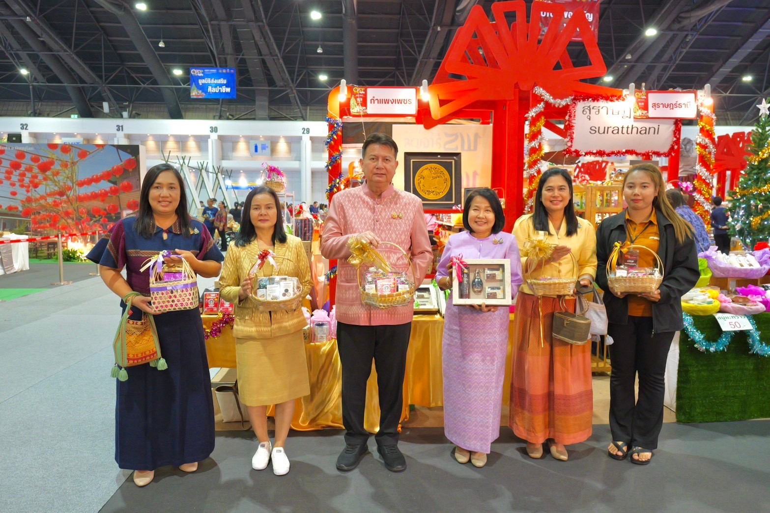 พช.กำแพงเพชร ร่วมพิธีเปิดสุดยิ่งใหญ่ !! “OTOP City 2024 Happy Market” กระทรวงมหาดไทยมอบความสุขให้คนไทยส่งท้ายปลายปี