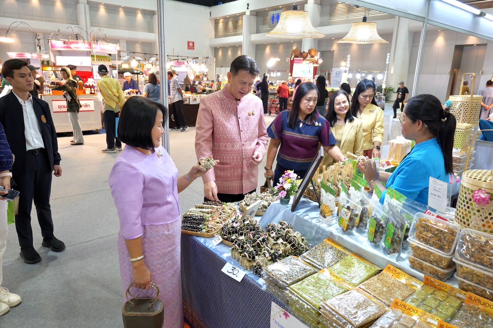 พช.กำแพงเพชร ร่วมพิธีเปิดสุดยิ่งใหญ่ !! “OTOP City 2024 Happy Market” กระทรวงมหาดไทยมอบความสุขให้คนไทยส่งท้ายปลายปี