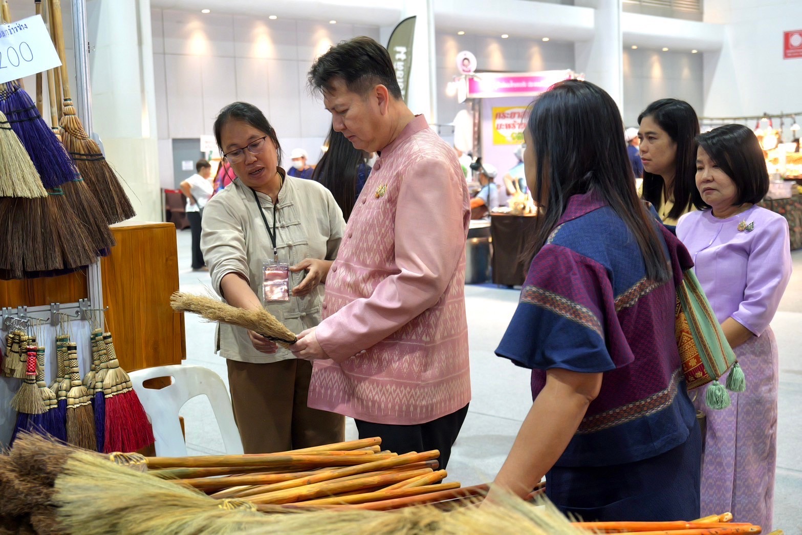 พช.กำแพงเพชร ร่วมพิธีเปิดสุดยิ่งใหญ่ !! “OTOP City 2024 Happy Market” กระทรวงมหาดไทยมอบความสุขให้คนไทยส่งท้ายปลายปี