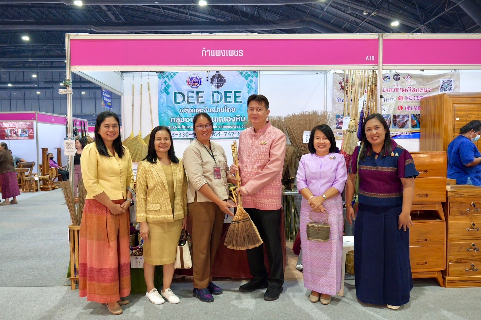 พช.กำแพงเพชร ร่วมพิธีเปิดสุดยิ่งใหญ่ !! “OTOP City 2024 Happy Market” กระทรวงมหาดไทยมอบความสุขให้คนไทยส่งท้ายปลายปี
