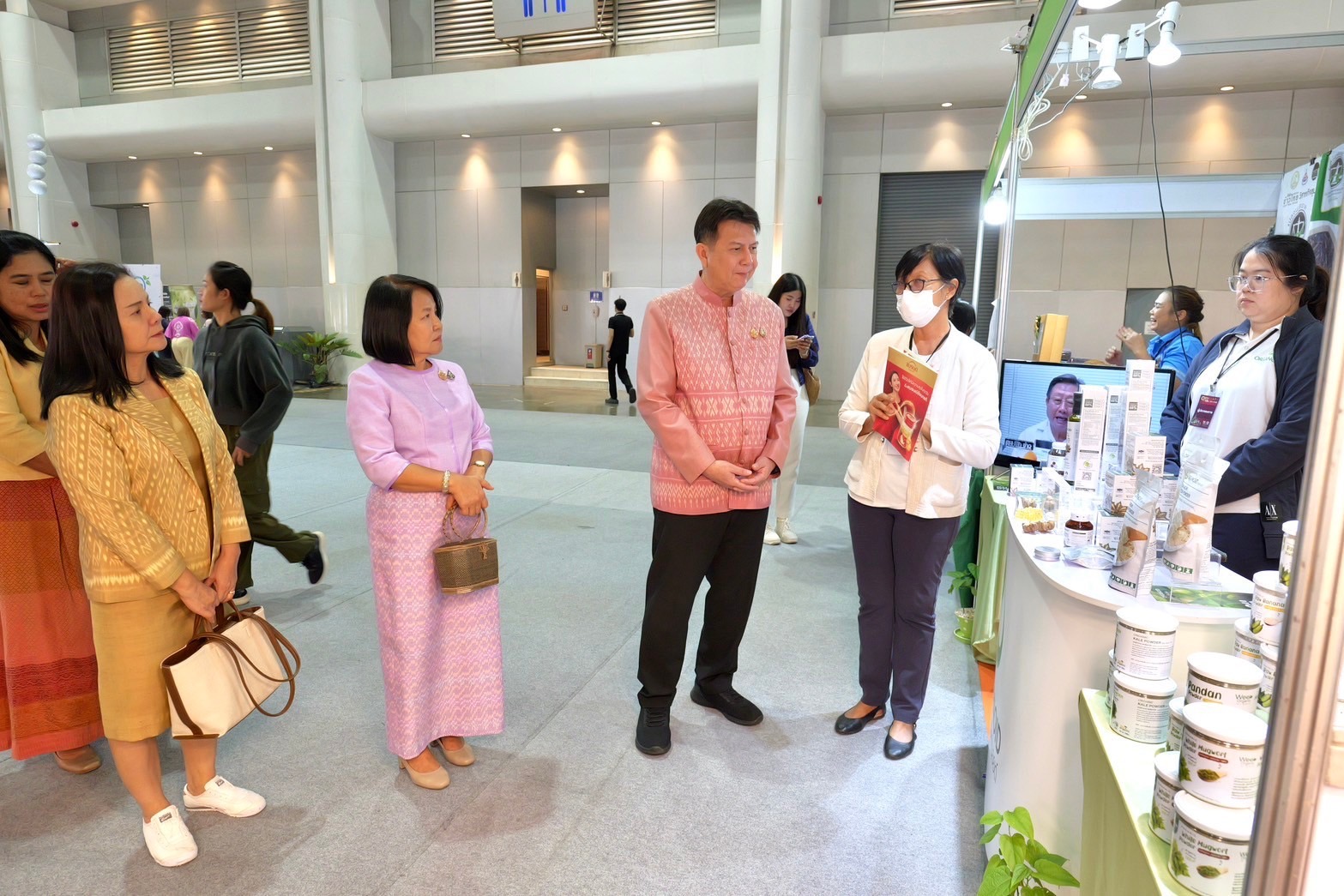 พช.กำแพงเพชร ร่วมพิธีเปิดสุดยิ่งใหญ่ !! “OTOP City 2024 Happy Market” กระทรวงมหาดไทยมอบความสุขให้คนไทยส่งท้ายปลายปี