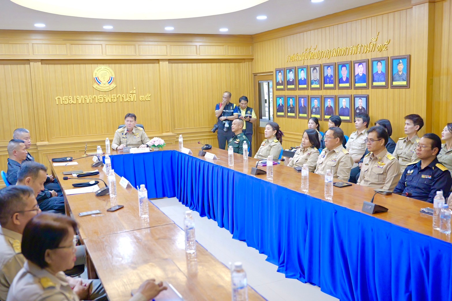 พช.กำแพงเพชร ลงพื้นที่เยี่ยมชมกรมทหารพรานที่ 35 เพื่อรับฟังรับทราบ และข้อเสนอแนะในการบริหารจัดการ แก้ไข ปัญหา และอุปสรรคในการทำงานร่วมกันกับทุกส่วนราชการ