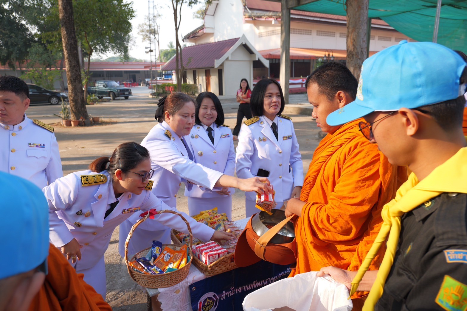 พช.กำแพงเพชร ร่วมพิธีทำบุญตักบาตรถวายพระราชกุศล เฉลิมพระเกียรติ สมเด็จพระเจ้าลูกเธอ เจ้าฟ้าสิริวัณณวรี นารีรัตนราชกัญญา เนื่องในโอกาสวันคล้ายวันประสูติ 8 มกราคม 2568