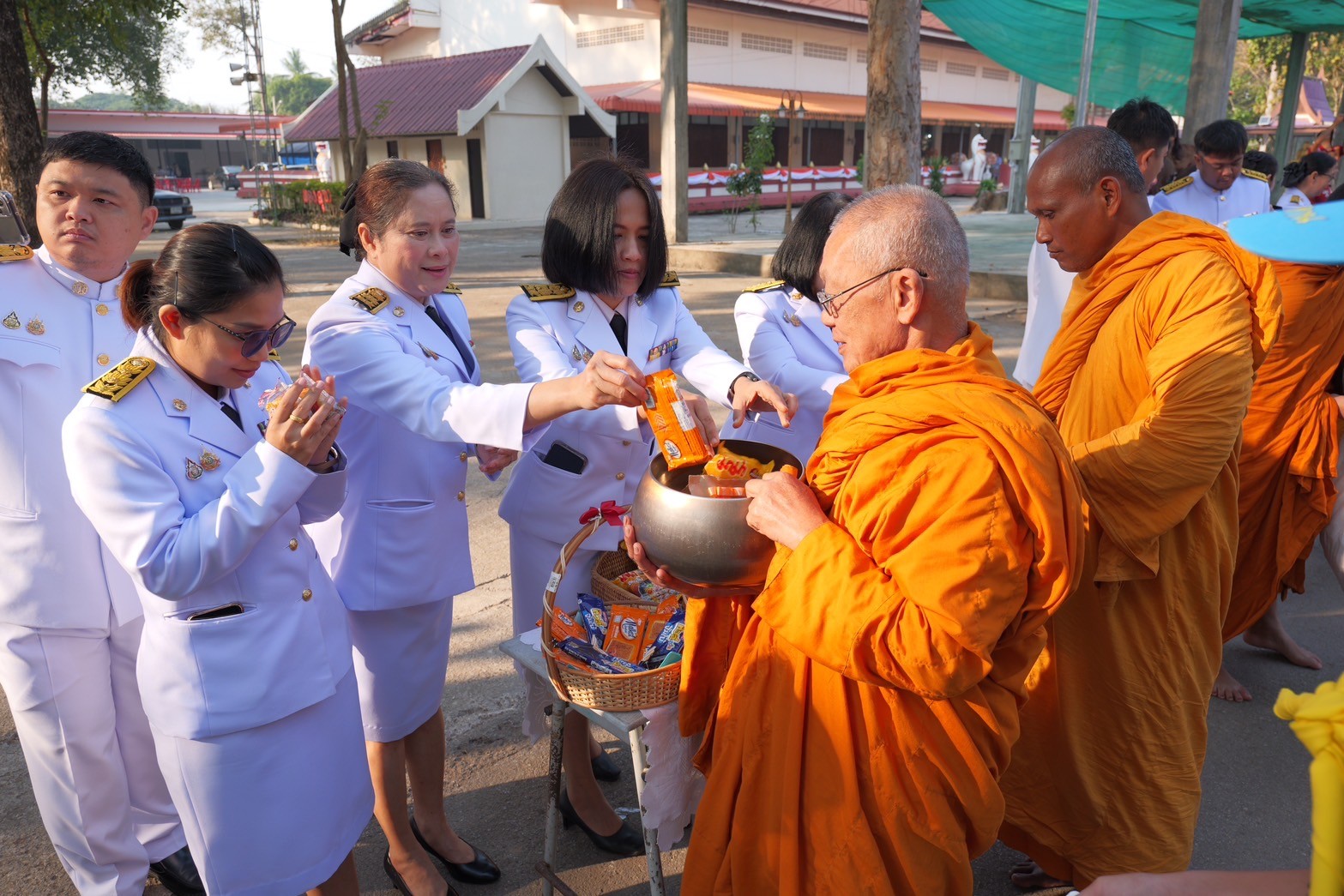 พช.กำแพงเพชร ร่วมพิธีทำบุญตักบาตรถวายพระราชกุศล เฉลิมพระเกียรติ สมเด็จพระเจ้าลูกเธอ เจ้าฟ้าสิริวัณณวรี นารีรัตนราชกัญญา เนื่องในโอกาสวันคล้ายวันประสูติ 8 มกราคม 2568