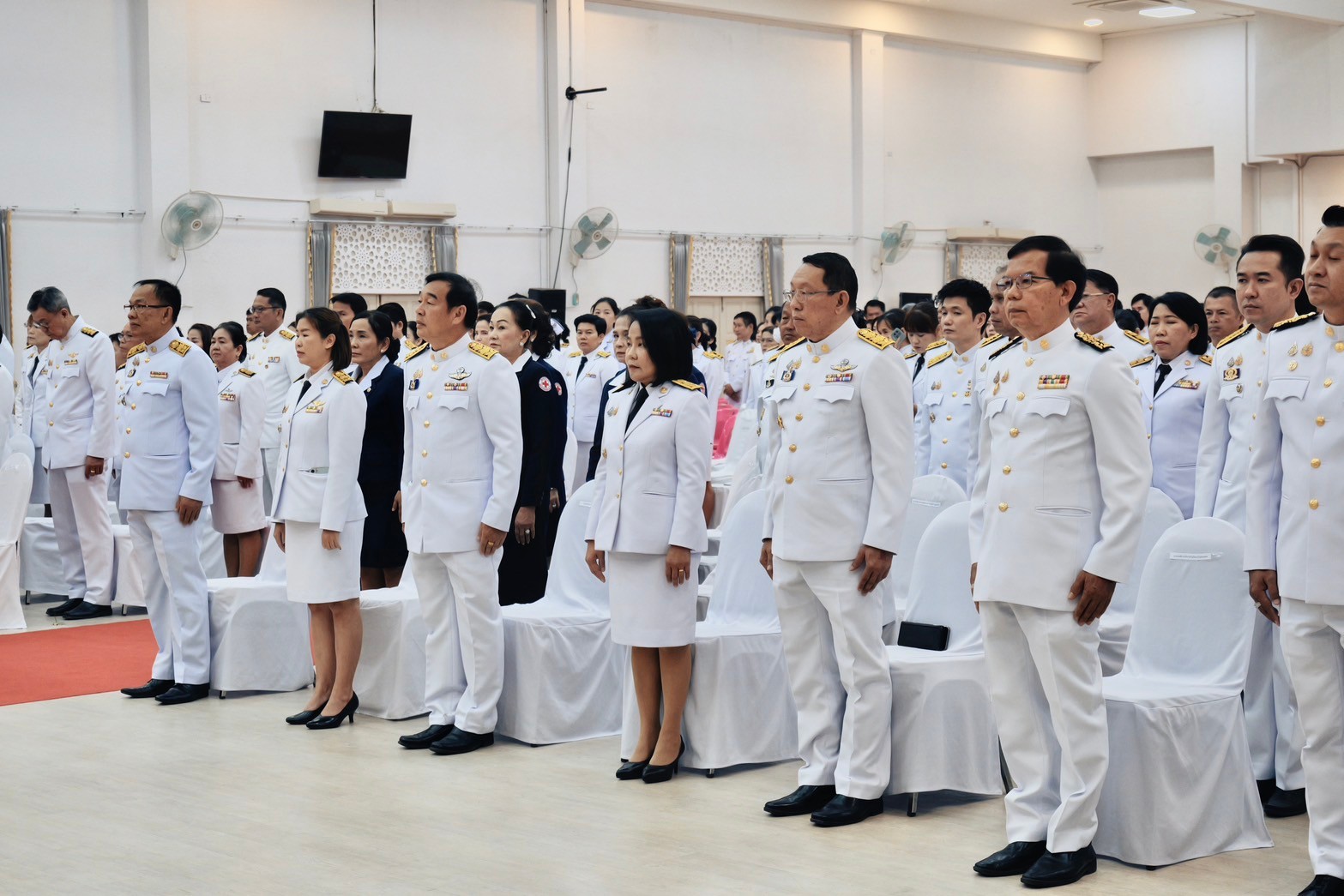 พช.กำแพงเพชร ร่วมพิธีวางพานพุ่มดอกไม้สด เนื่องในวันพ่อขุนรามคำแหงมหาราช ประจำปี 2568