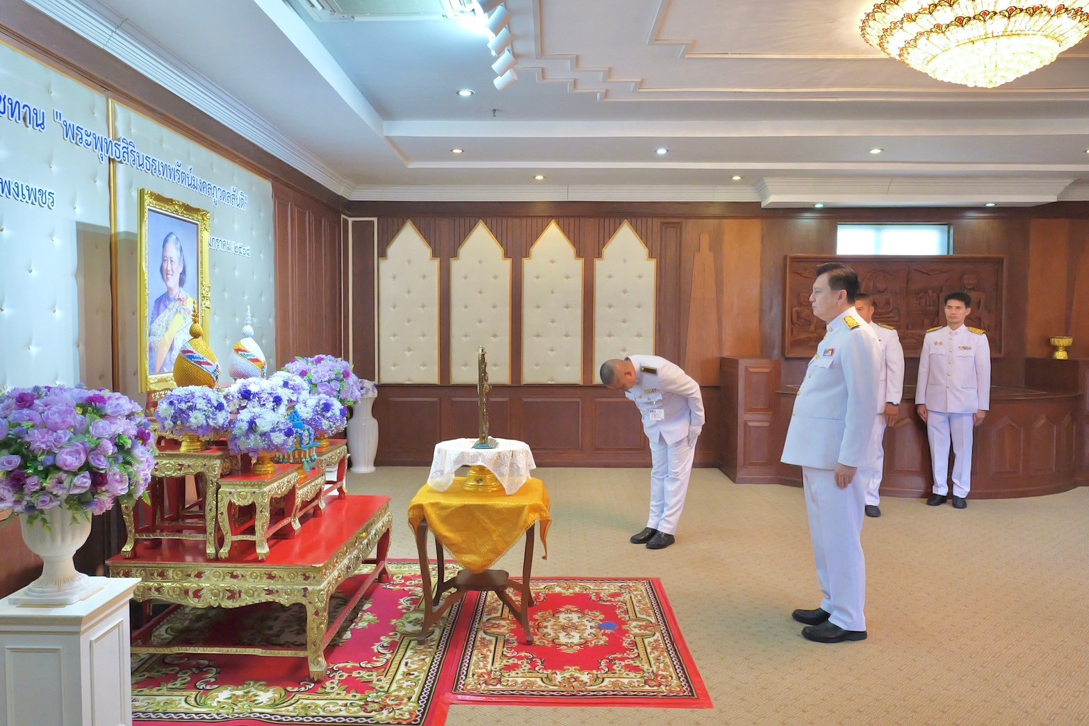 พช.กำแพงเพชร ร่วมพิธีรับพระราชทาน “พระพุทธสิรินธรเทพรัตน์มงคลภูวดลสันติ” เบื้องหน้าพระฉายาลักษณ์ สมเด็จพระกนิษฐาธิราชเจ้า กรมสมเด็จพระเทพรัตนราชสุดาฯ สยามบรมราชกุมารี