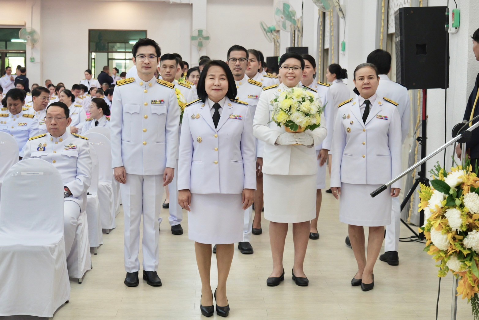 พช.กำแพงเพชร ร่วมพิธีวางพานพุ่มดอกไม้สด เนื่องในวันพ่อขุนรามคำแหงมหาราช ประจำปี 2568