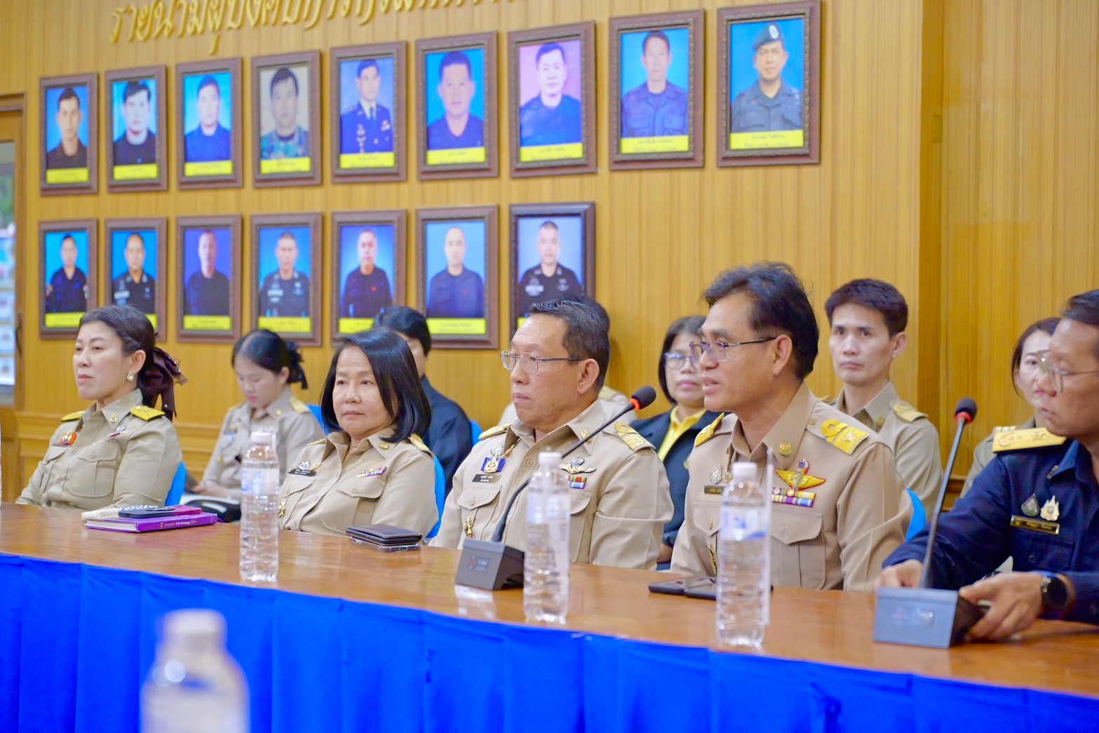พช.กำแพงเพชร ลงพื้นที่เยี่ยมชมกรมทหารพรานที่ 35 เพื่อรับฟังรับทราบ และข้อเสนอแนะในการบริหารจัดการ แก้ไข ปัญหา และอุปสรรคในการทำงานร่วมกันกับทุกส่วนราชการ