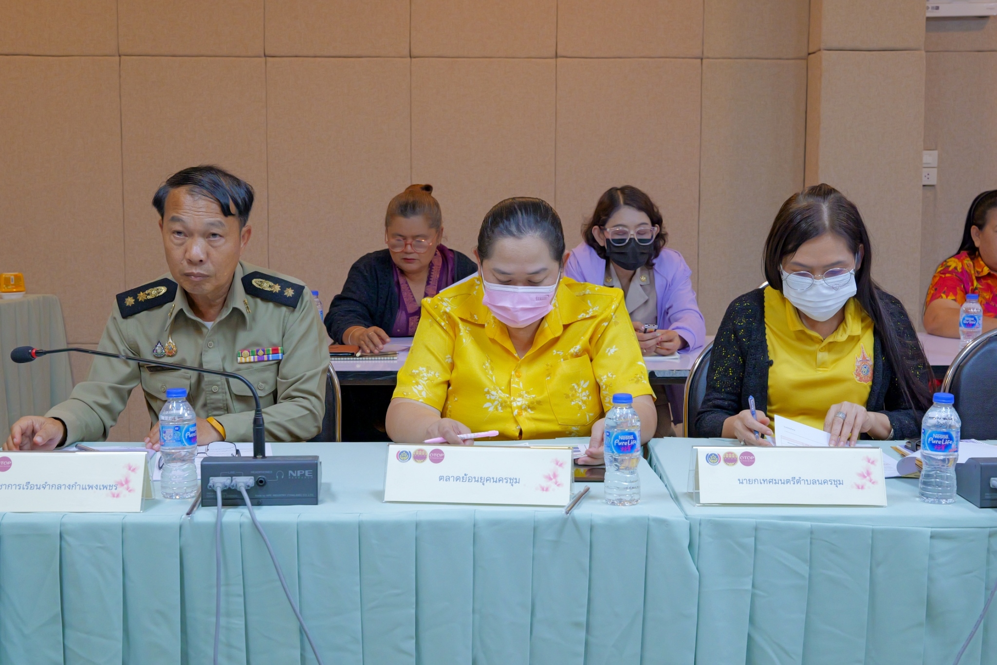 พช.กำแพงเพชร จัดการประชุมคณะกรรมการฝ่ายจำหน่ายสินค้า และอาหารพื้นบ้าน งานประเพณี “นบพระ – เล่นเพลงและงานกาชาดจังหวัดกำแพงเพชร” ประจำปี พ.ศ. 2568