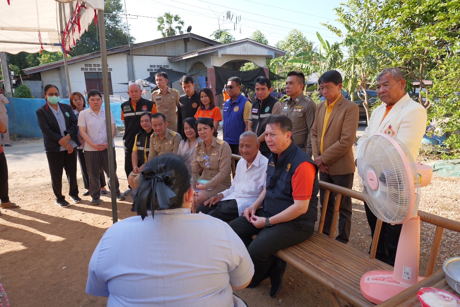 พช.กำแพงเพชร ร่วมกิจกรรมเยี่ยมบ้าน สร้างขวัญกำลังใจ ผู้สูงอายุ 100 ปี ขึ้นไป ในพื้นที่อำเภอคลองขลุงและอำเภอคลองลาน