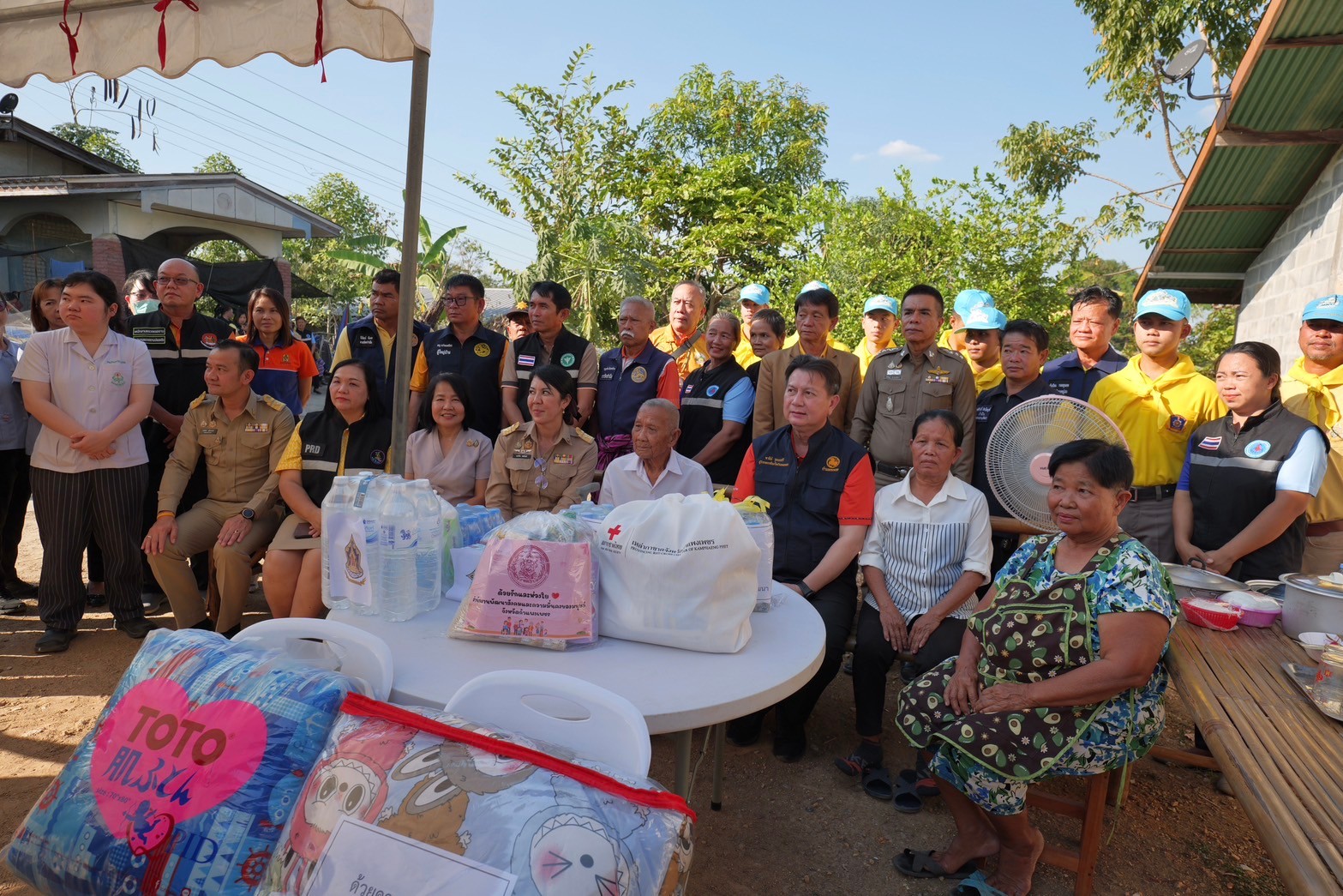 พช.กำแพงเพชร ร่วมกิจกรรมเยี่ยมบ้าน สร้างขวัญกำลังใจ ผู้สูงอายุ 100 ปี ขึ้นไป ในพื้นที่อำเภอคลองขลุงและอำเภอคลองลาน