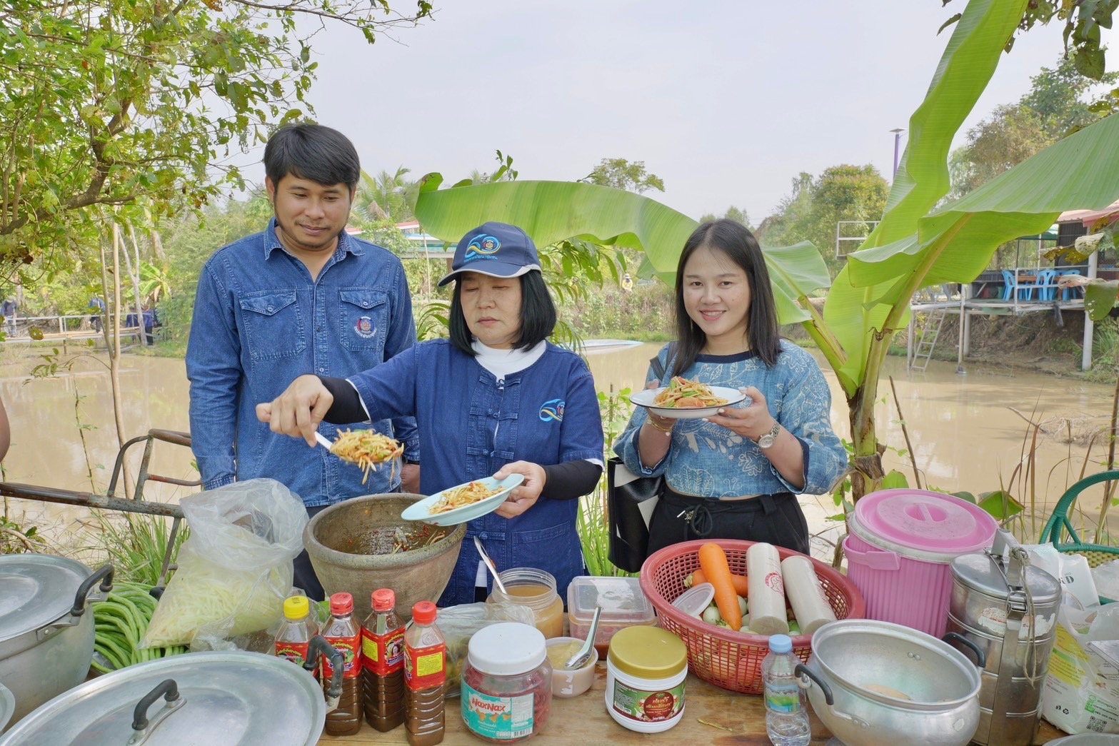 พช.กำแพงเพชร จัดกิจกรรมเอามื้อสามัคคี ทำความดีถวายเป็นพระราชกุศล และกิจกรรมวันดินโลก ระดับจังหวัด ประจำเดือนมกราคม 2568