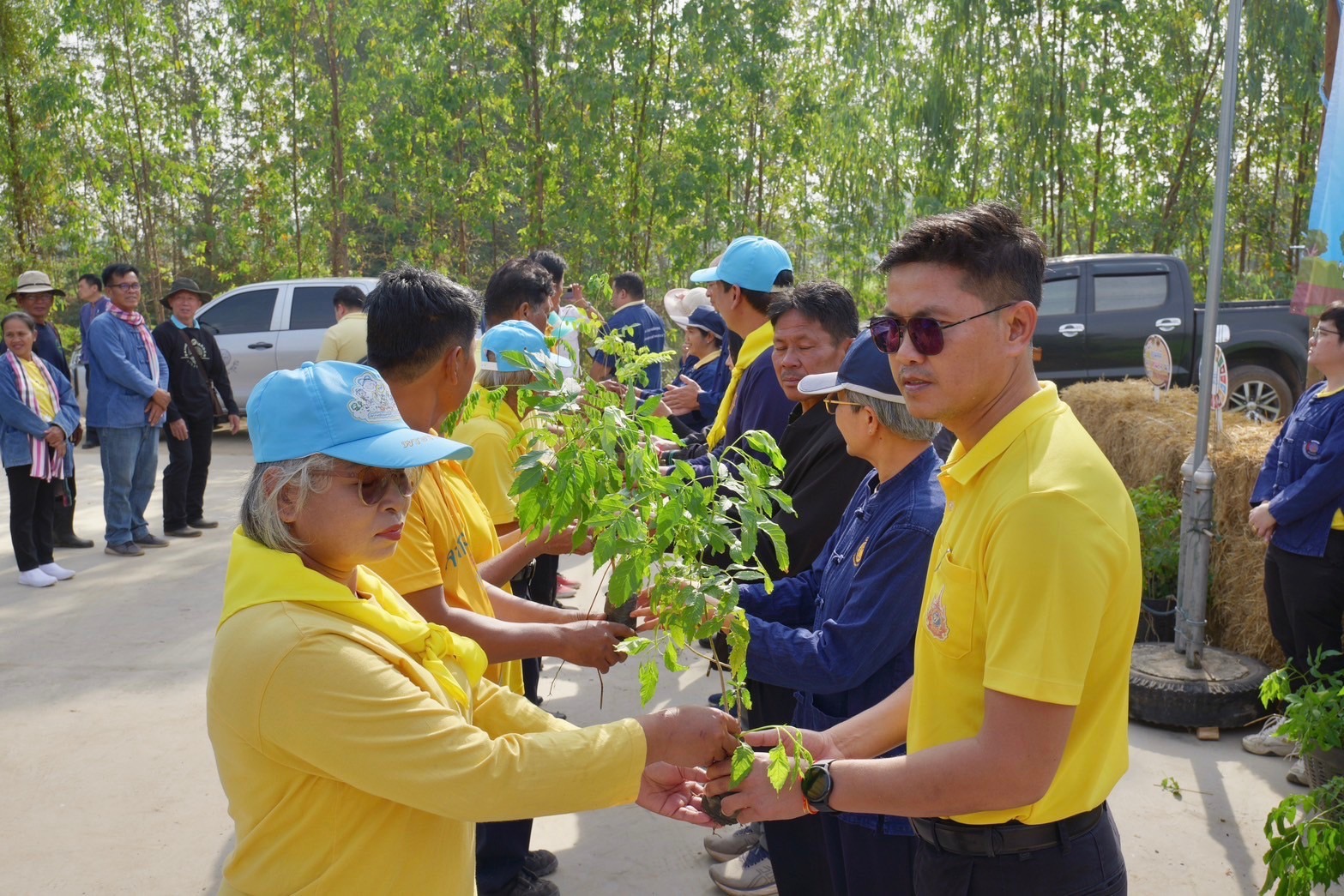 พช.กำแพงเพชร จัดกิจกรรมเอามื้อสามัคคี ทำความดีถวายเป็นพระราชกุศล และกิจกรรมวันดินโลก ระดับจังหวัด ประจำเดือนมกราคม 2568