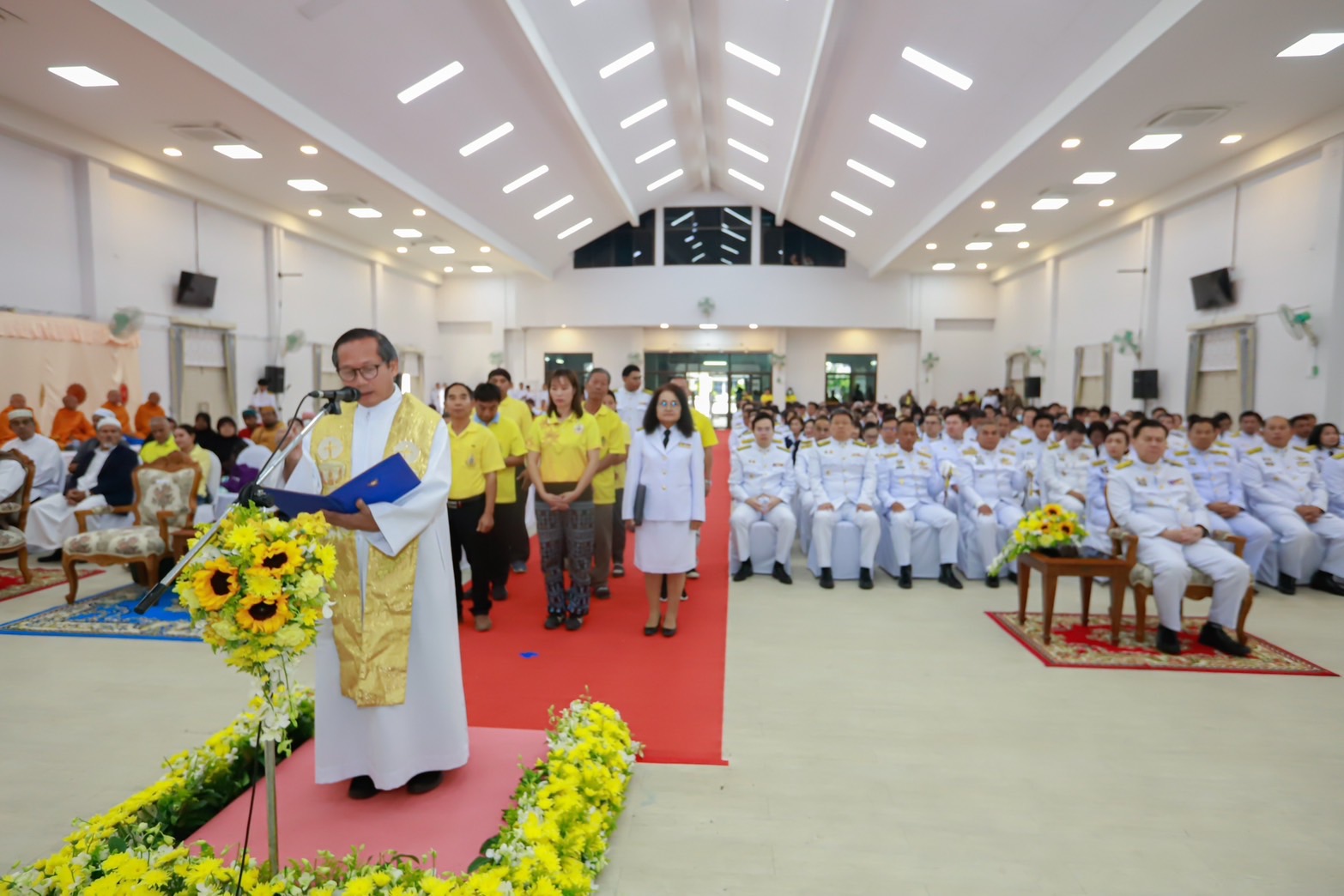 พช.กำแพงเพชร ร่วมประกอบพิธีทางศาสนา มหามงคลถวายพระราชกุศลเฉลิมพระเกียรติพระบาทสมเด็จพระเจ้าอยู่หัว เนื่องในโอกาสพระราชพิธีสมมงคลพระชนมายุเท่าพระบาทสมเด็จพระพุทธยอดฟ้าจุฬาโลกมหาราช