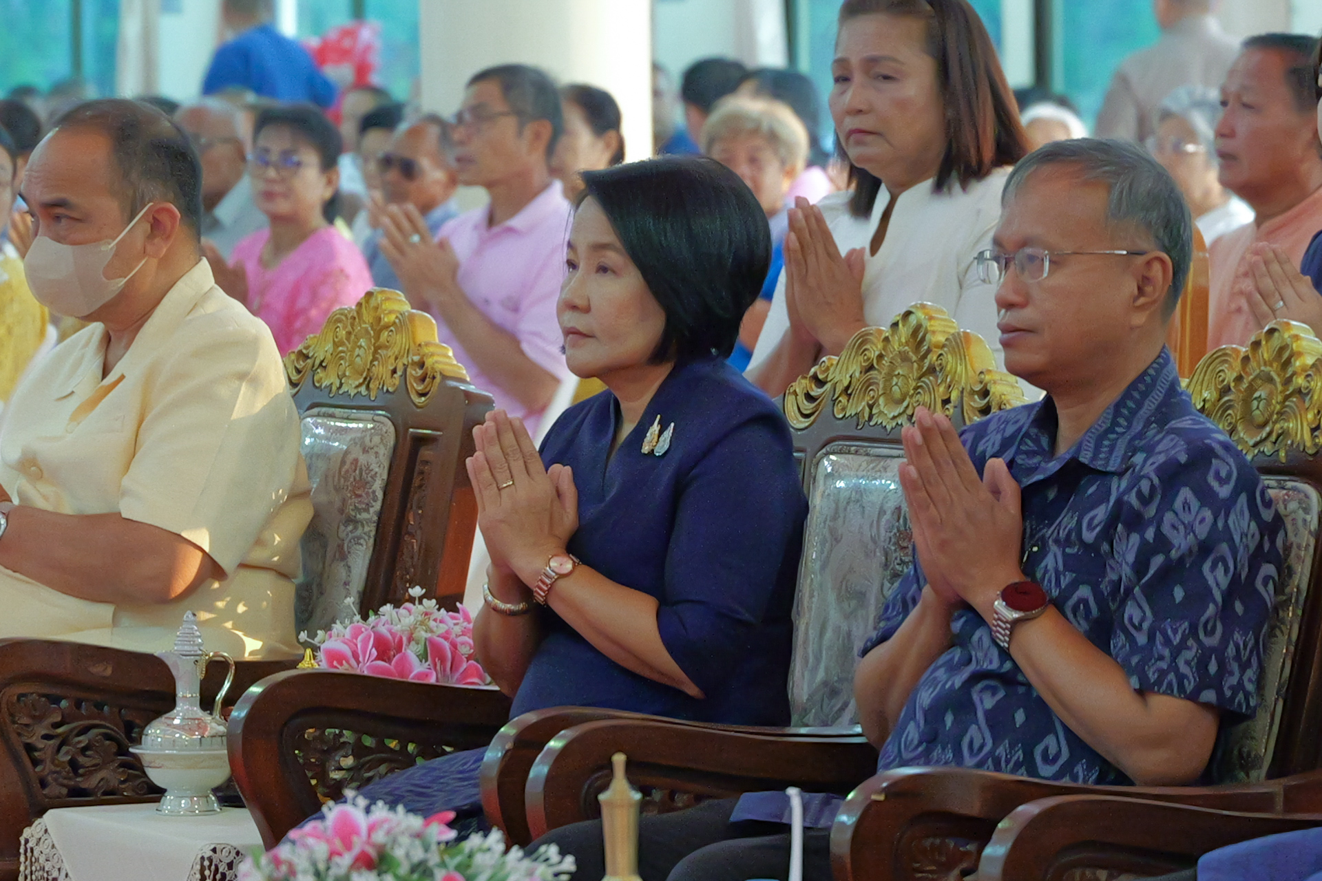 พช.กำแพงเพชร ร่วมกิจกรรมทำบุญตักบาตรพระสงฆ์ ตามโครงการ จังหวัดกำแพงเพชร หิ้วตะกร้า แต่งผ้าไทย ไปวัด ที่อำเภอไทรงาม