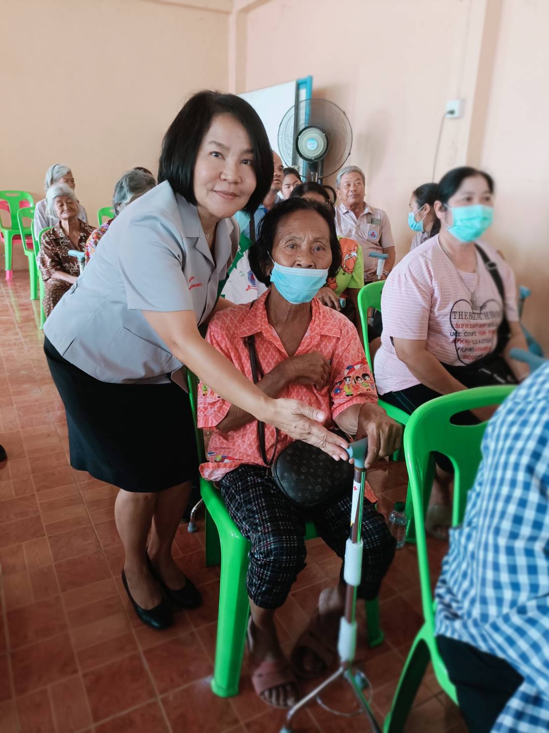 พช.กำแพงเพชร ร่วมการออกหน่วยบำบัดทุกข์ บำรุงสุขสร้างรอยยิ้มให้ประชาชน ในพื้นที่อำเภอบึงสามัคคี
