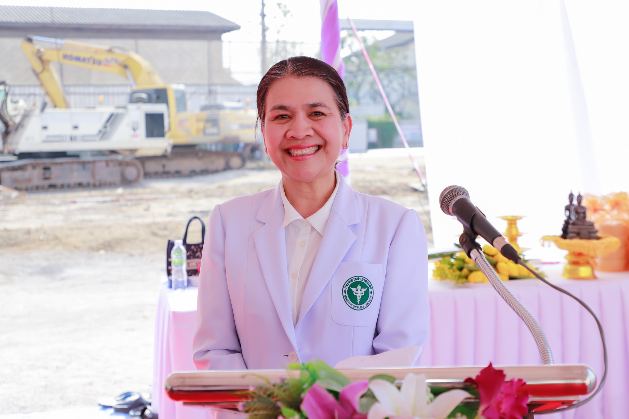 พช.กำแพงเพชร ร่วมพิธีวางศิลาฤกษ์อาคารอุบัติเหตุฉุกเฉิน ผู้ป่วยนอกและบำบัดรักษา โรงพยาบาลกำแพงเพชร