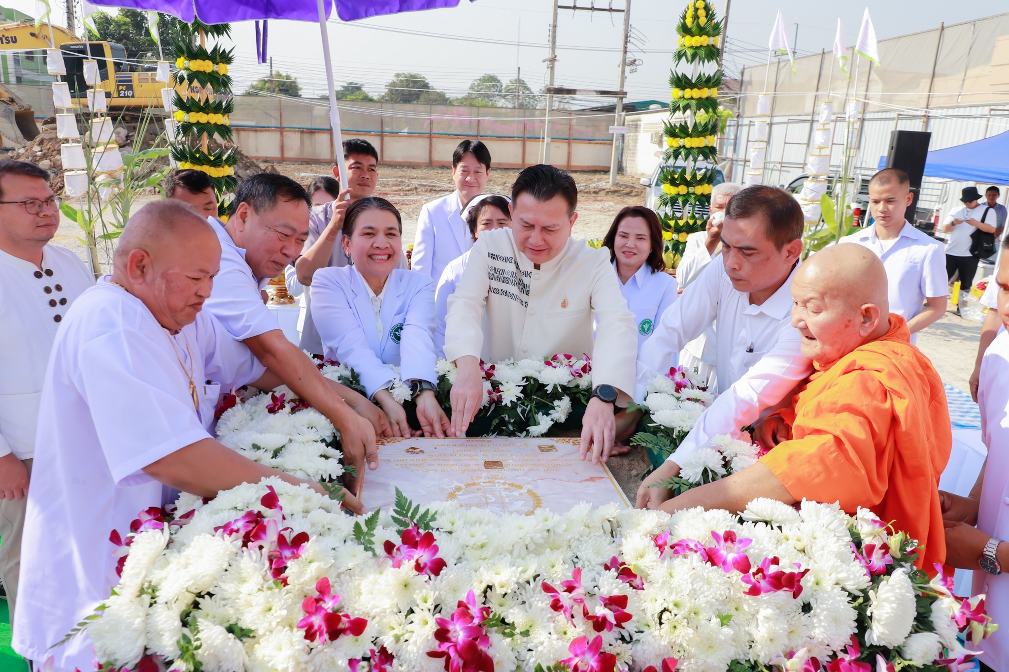 พช.กำแพงเพชร ร่วมพิธีวางศิลาฤกษ์อาคารอุบัติเหตุฉุกเฉิน ผู้ป่วยนอกและบำบัดรักษา โรงพยาบาลกำแพงเพชร