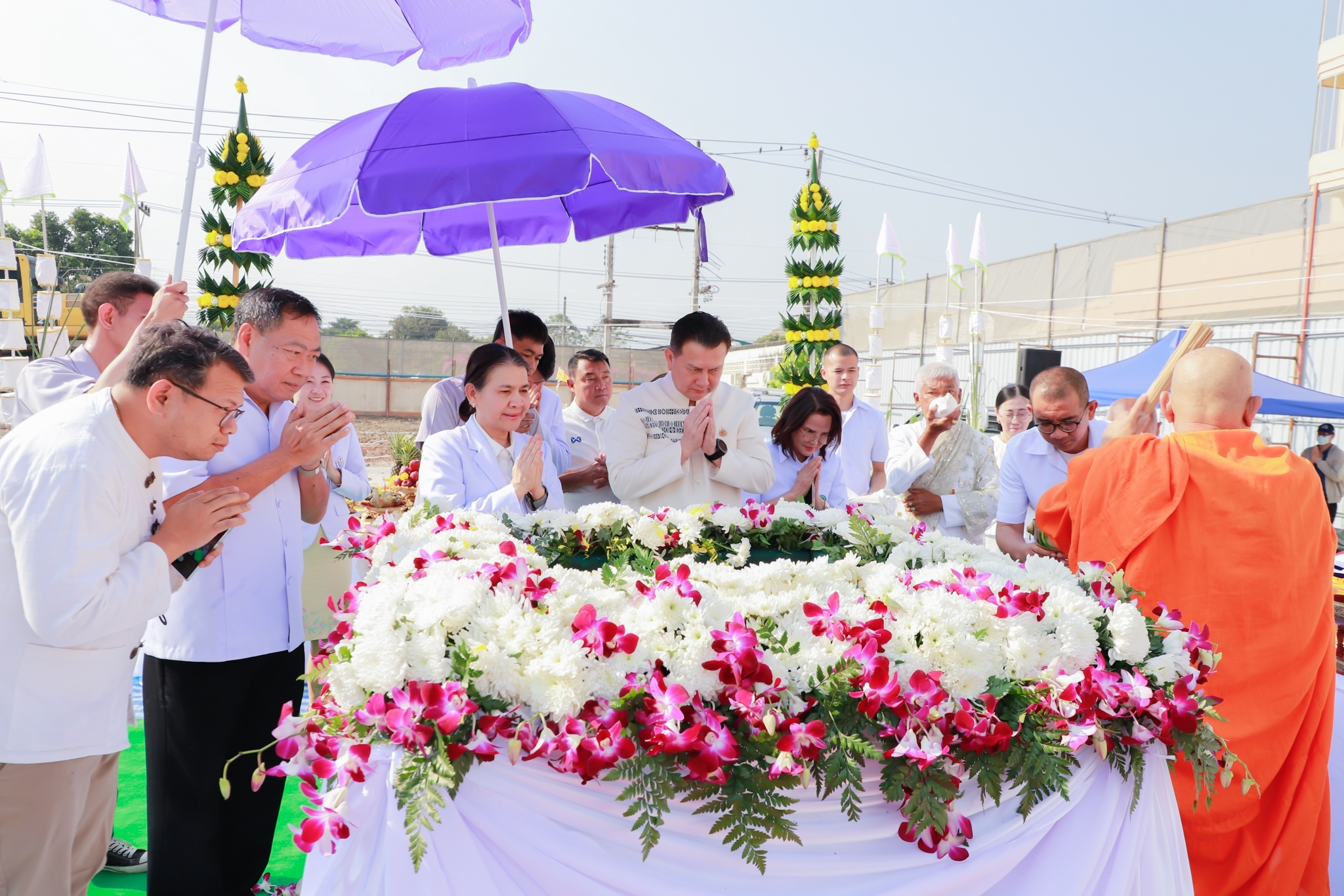 พช.กำแพงเพชร ร่วมพิธีวางศิลาฤกษ์อาคารอุบัติเหตุฉุกเฉิน ผู้ป่วยนอกและบำบัดรักษา โรงพยาบาลกำแพงเพชร