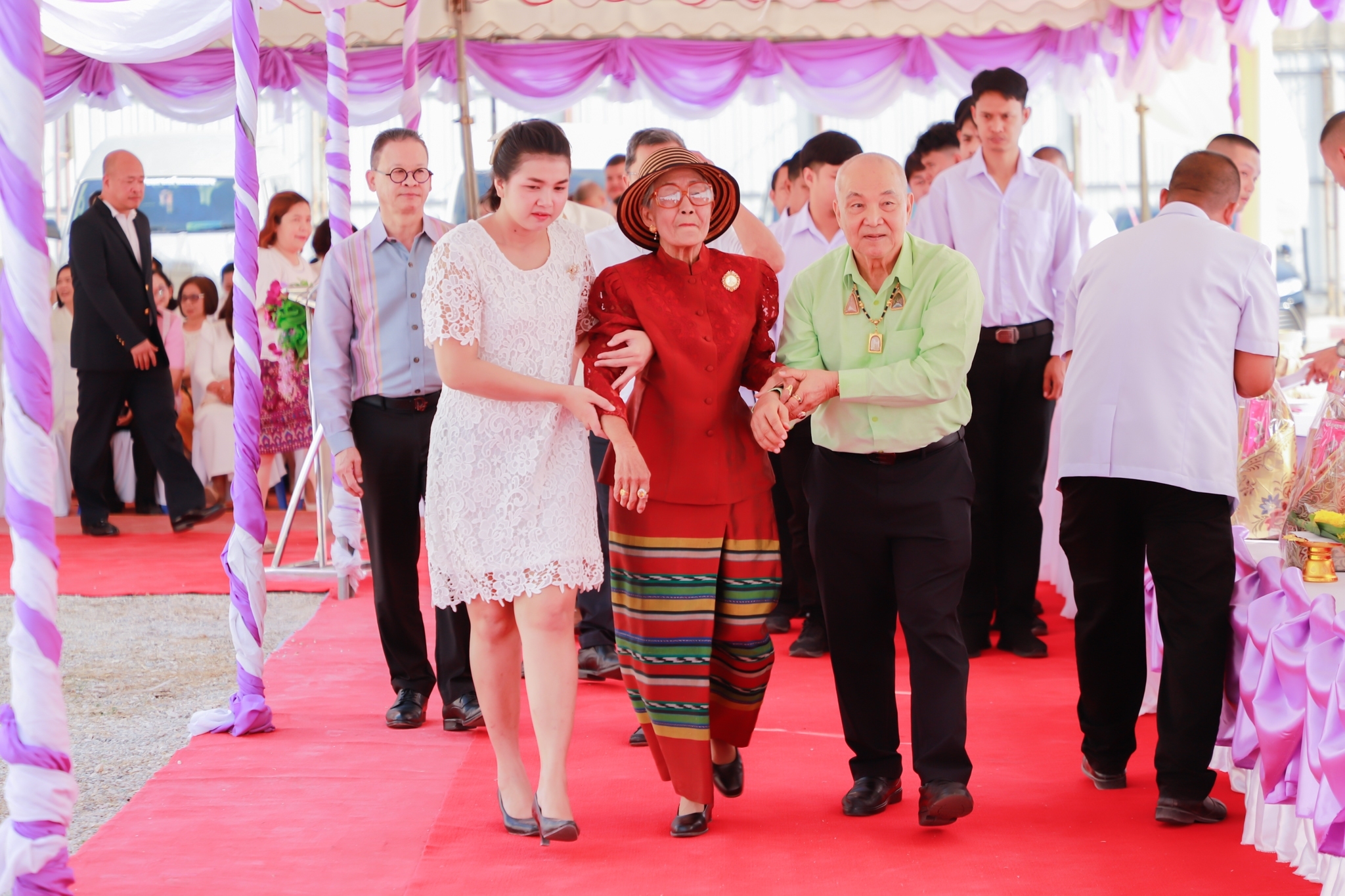 พช.กำแพงเพชร ร่วมพิธีวางศิลาฤกษ์อาคารอุบัติเหตุฉุกเฉิน ผู้ป่วยนอกและบำบัดรักษา โรงพยาบาลกำแพงเพชร