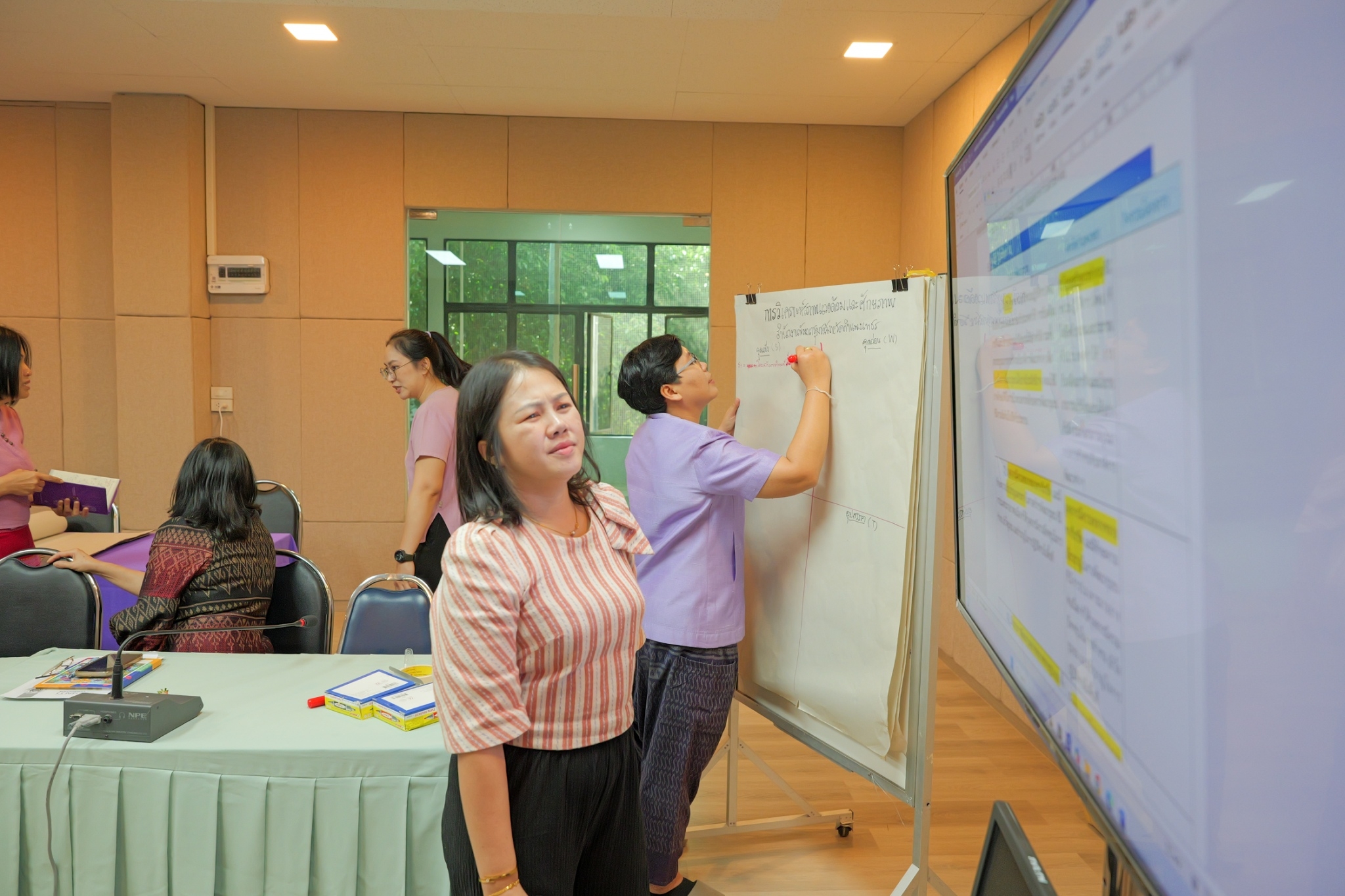 พช.กำแพงเพชร จัดการประชุมวิเคราะห์สิ่งแวดล้อมและค้นหาศักยภาพของสำนักงานพัฒนาชุมชนจังหวัดกำแพงเพชร