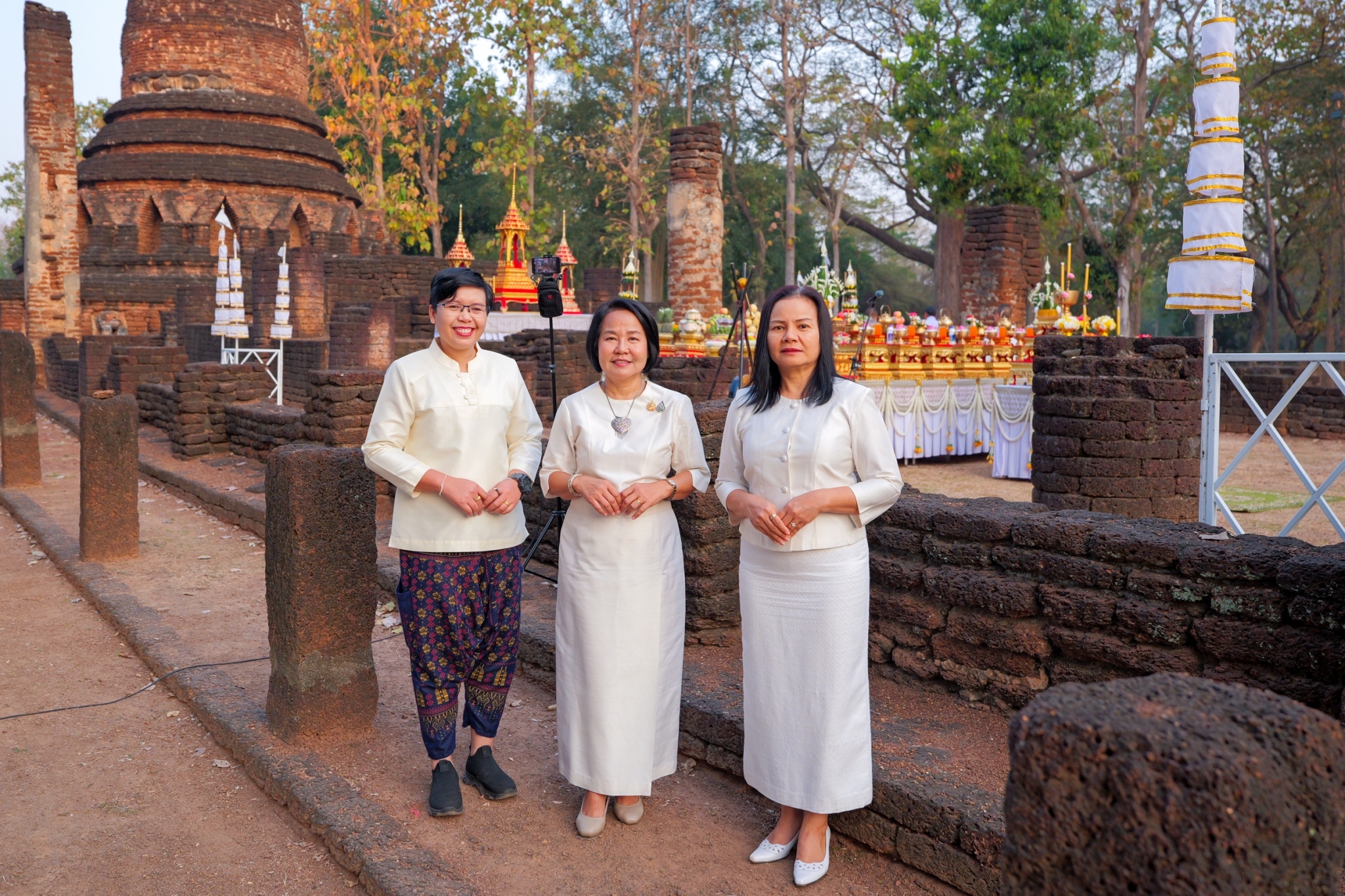 พช.กำแพงเพชร ร่วมพิธีบวงสรวงอดีตกษัตริยาธิราช ในงานประเพณี “นบพระ-เล่นเพลง” และงานกาชาดจังหวัดกำแพงเพชร ประจำปี 2568