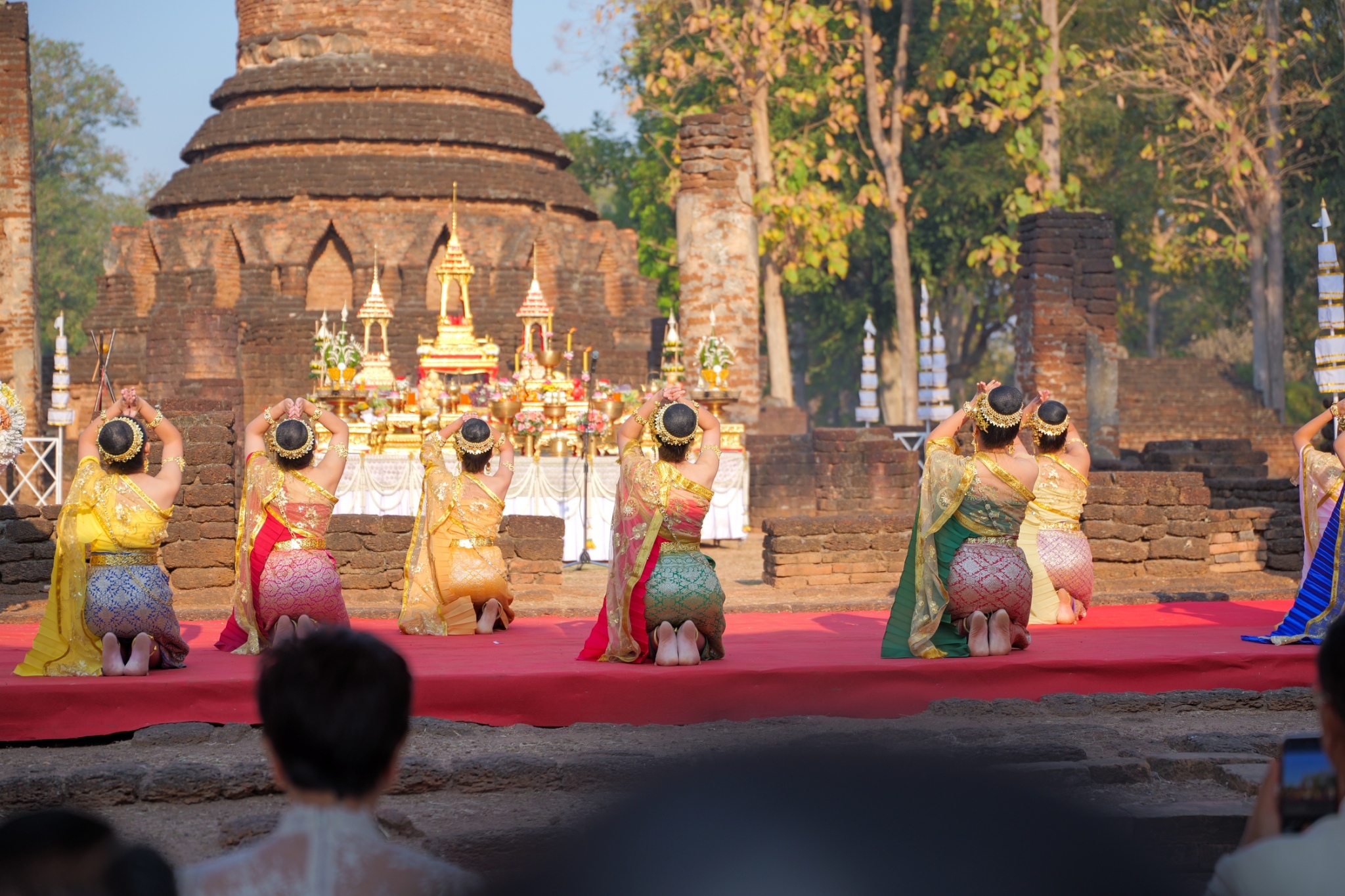 พช.กำแพงเพชร ร่วมพิธีบวงสรวงอดีตกษัตริยาธิราช ในงานประเพณี “นบพระ-เล่นเพลง” และงานกาชาดจังหวัดกำแพงเพชร ประจำปี 2568