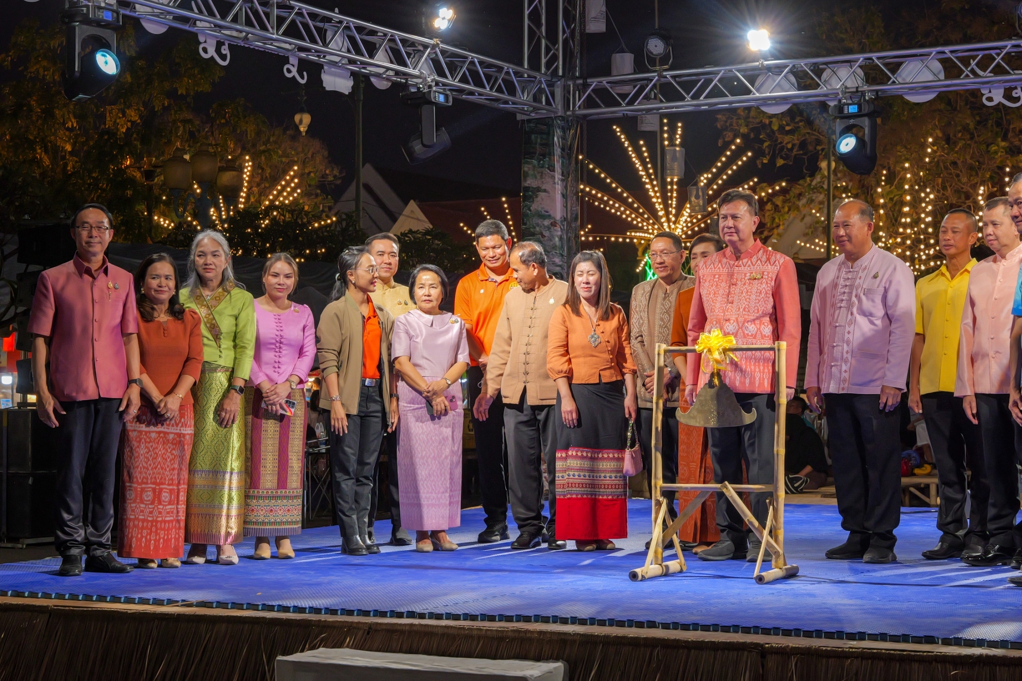 พช.กำแพงเพชร เข้าร่วมพิธีเปิดงานประเพณี นบพระ – เล่นเพลง และงานกาชาดจังหวัดกำแพงเพชร ประจำปี 2568