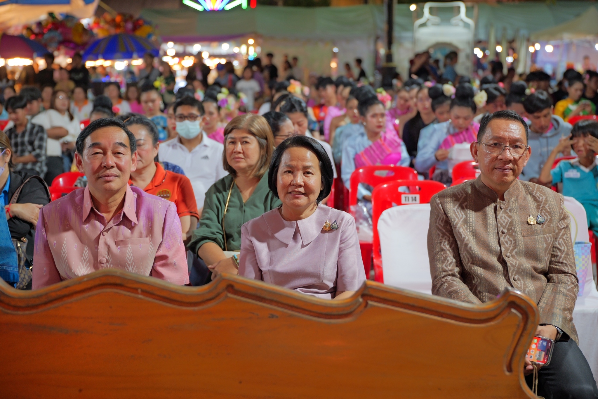 พช.กำแพงเพชร เข้าร่วมพิธีเปิดงานประเพณี นบพระ – เล่นเพลง และงานกาชาดจังหวัดกำแพงเพชร ประจำปี 2568