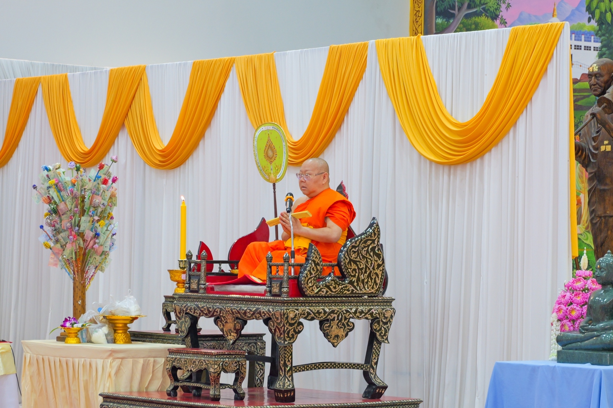 พช.กำแพงเพชร ร่วมกิจกรรมทำบุญตักบาตร เนื่องในวันมาฆบูชา ประจำปี 2568