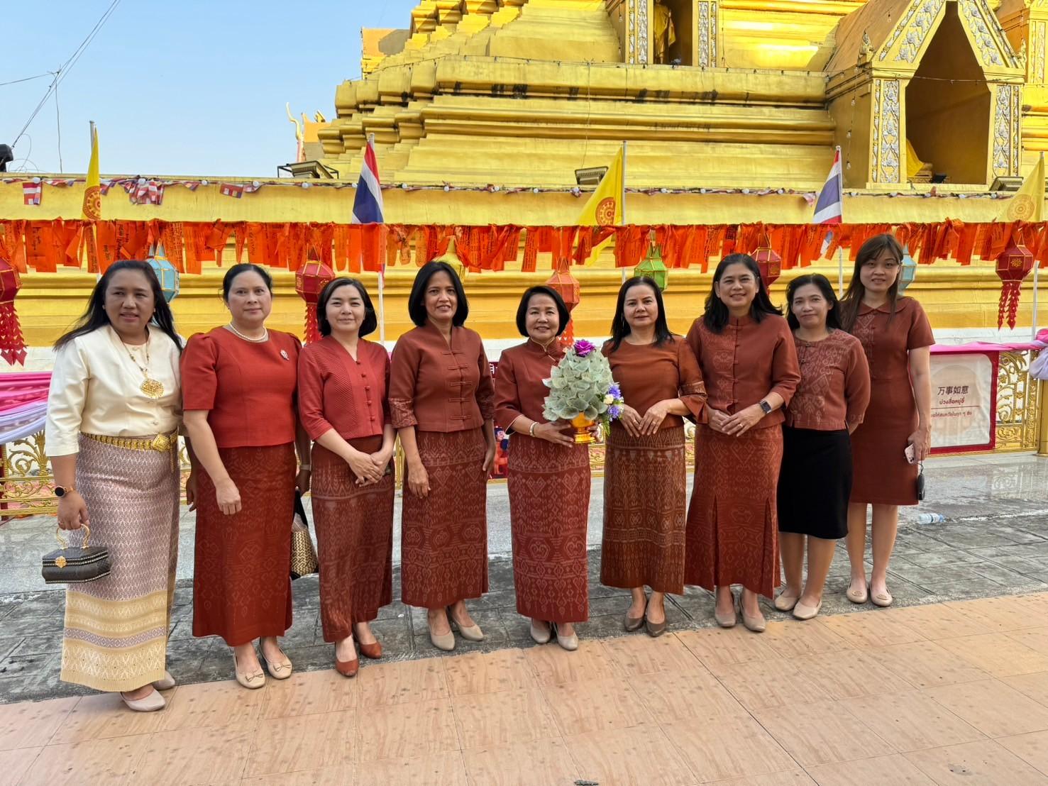 พช.กำแพงเพชร ร่วมพิธีเปิดงานประเพณี นบพระ-เล่นเพลง และงานกาชาดจังหวัดกำแพงเพชร ประจำปี 2568
