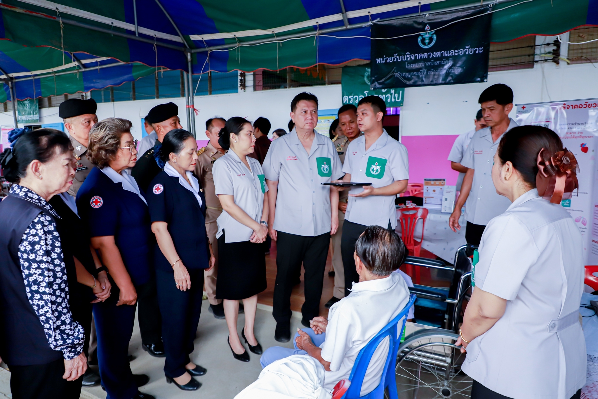 พช.กำแพงเพชร ร่วมโครงการหน่วยแพทย์เคลื่อนที่ พอ.สว. เพื่อให้การช่วยเหลือรักษาพยาบาลให้กับประชาชนในท้องถิ่นทุรกันดารห่างไกลคมนาคม ที่อำเภอบึงสามัคคี