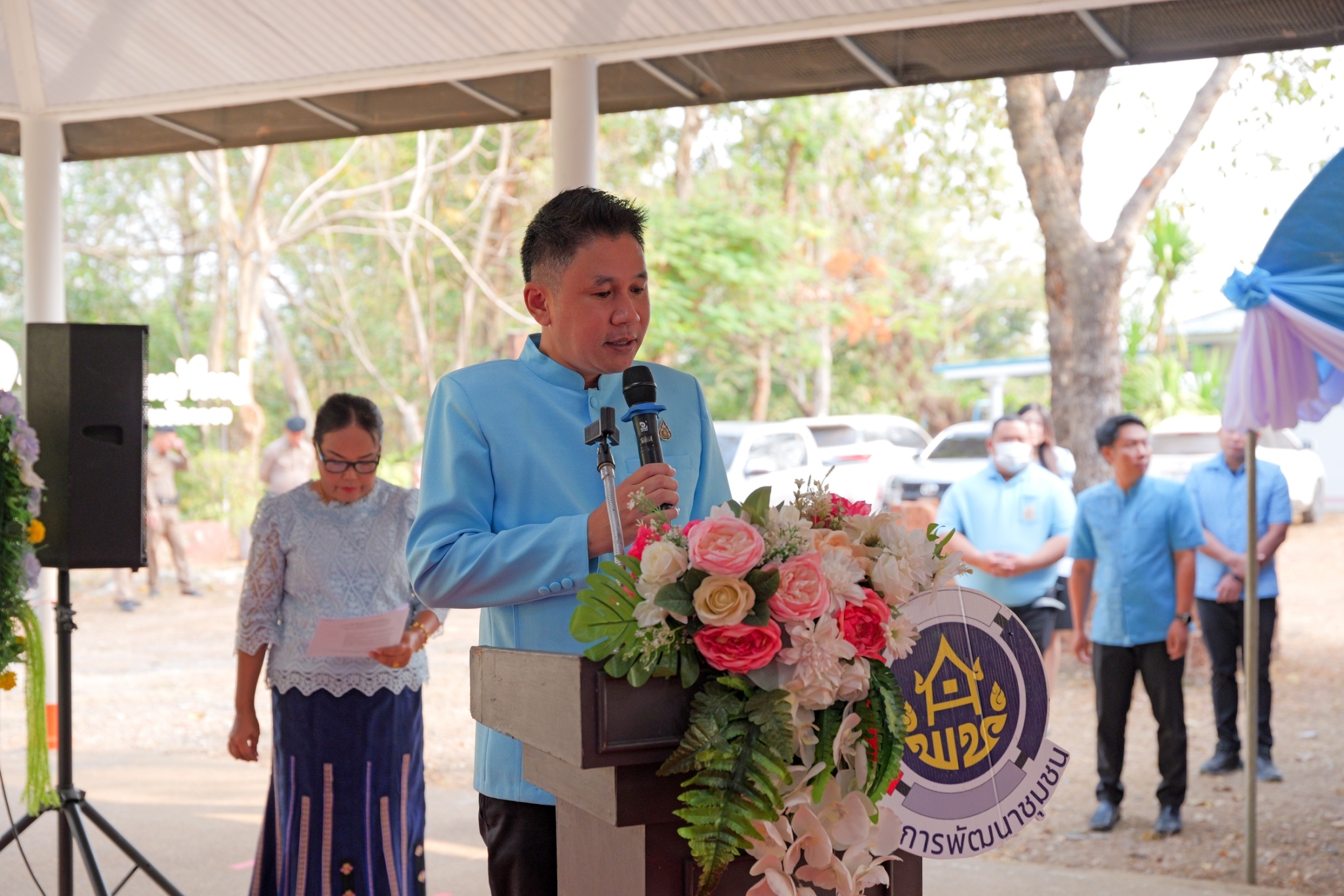 พช.กำแพงเพชร ร่วมเป็นเกียรติในพิธีมอบเงินค่าผลิตภัณฑ์ผ้าปักชาวไทยภูเขาของสมาชิกศิลปาชีพในพื้นที่โครงการบ้านเล็กในป่าใหญ่ (ป่ารักน้ำ) ประจำปี 2568