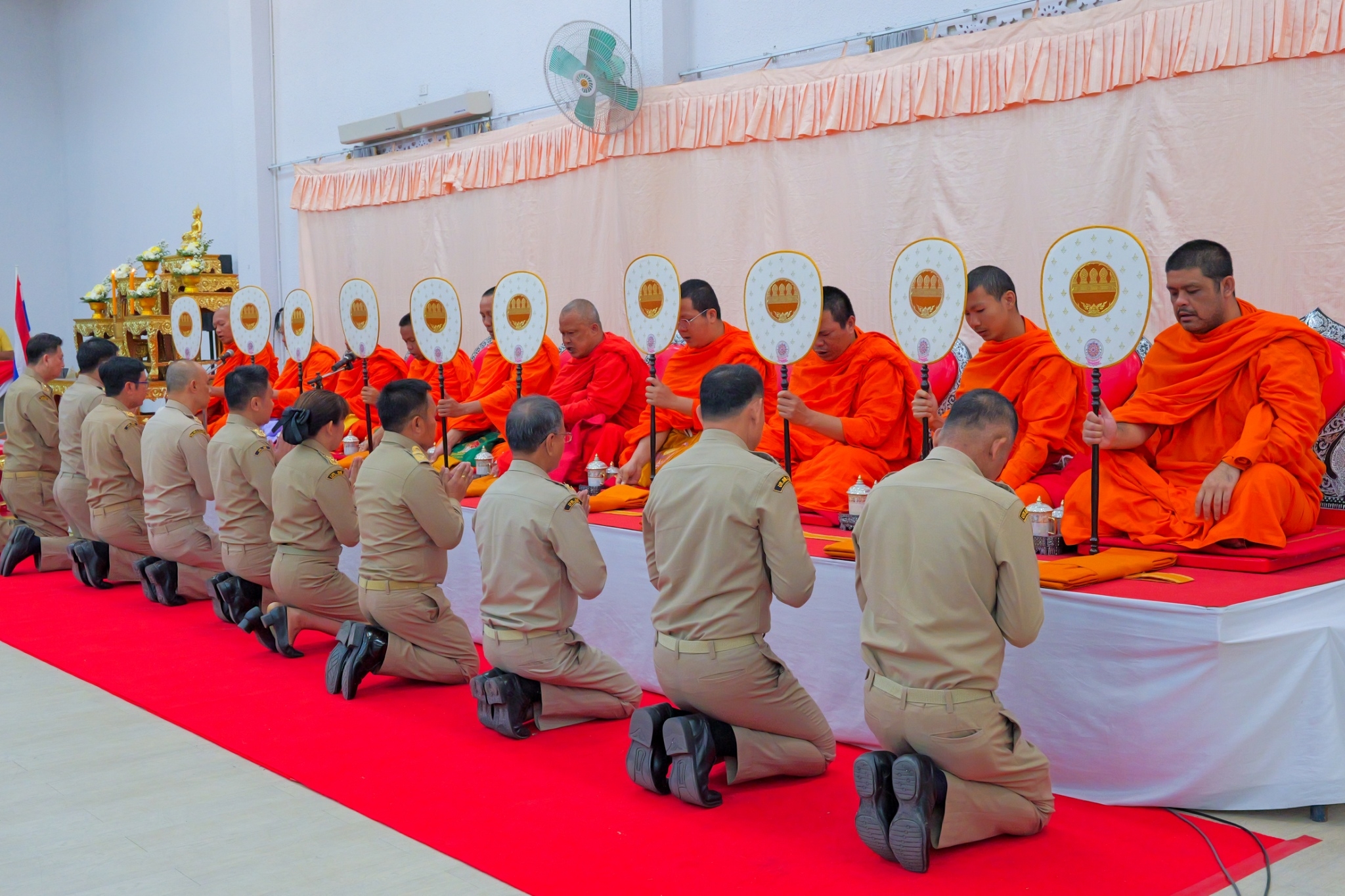 พช.กำแพงเพชร ร่วมพิธีกระทำสัตย์ปฏิญาณตนต่อธงชัยประจำกองและสวนสนาม กองบังคับการกองอาสารักษาดินแดน จังหวัดกำแพงเพชร ประจำปี พ.ศ. 2568 เนื่องในวันกองอาสารักษาดินแดน