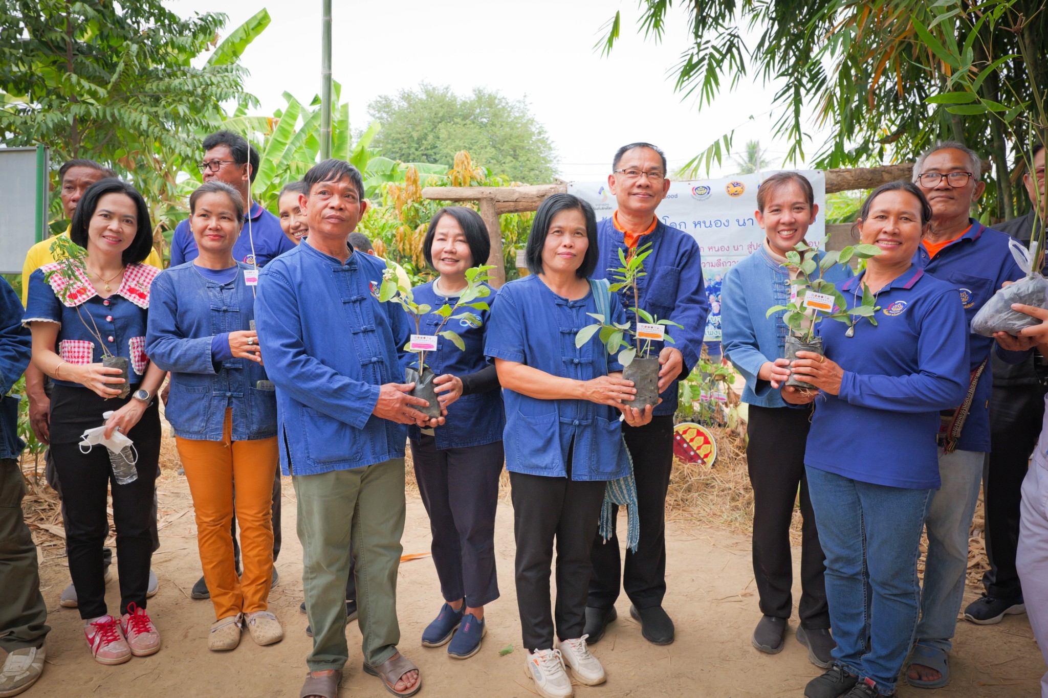 พช.กำแพงเพชร จัดกิจกรรมเอามื้อสามัคคี ทำความดีถวายเป็นพระราชกุศล ระดับจังหวัดประจำเดือนกุมภาพันธ์ 2568
