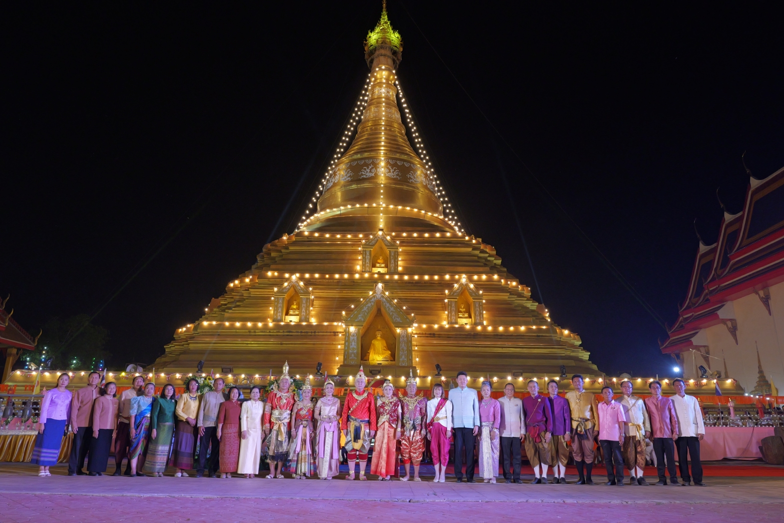 พช.กำแพงเพชร ร่วมพิธีเปิดงานประเพณี นบพระ-เล่นเพลง และงานกาชาดจังหวัดกำแพงเพชร ประจำปี 2568