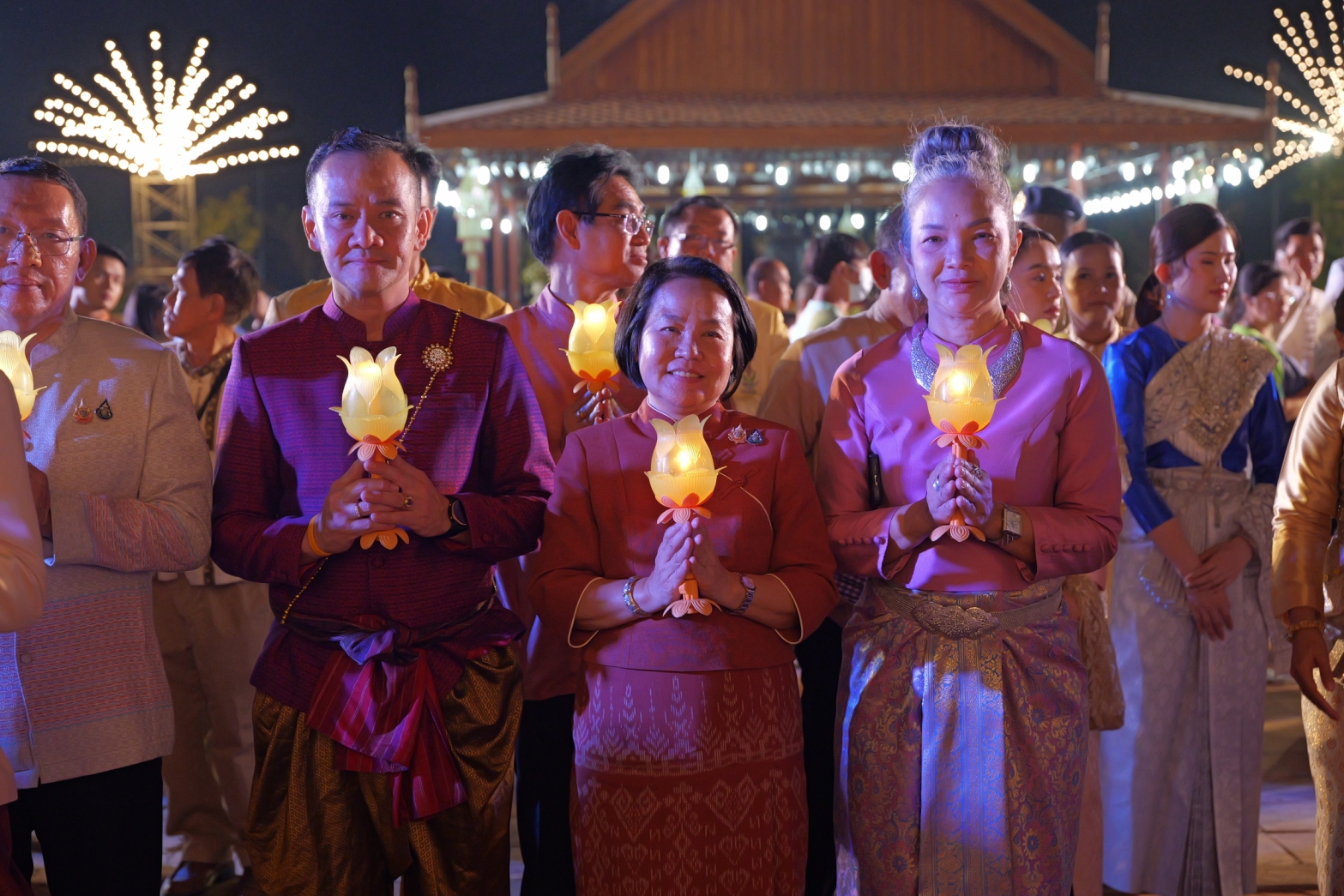 พช.กำแพงเพชร ร่วมพิธีเปิดงานประเพณี นบพระ-เล่นเพลง และงานกาชาดจังหวัดกำแพงเพชร ประจำปี 2568