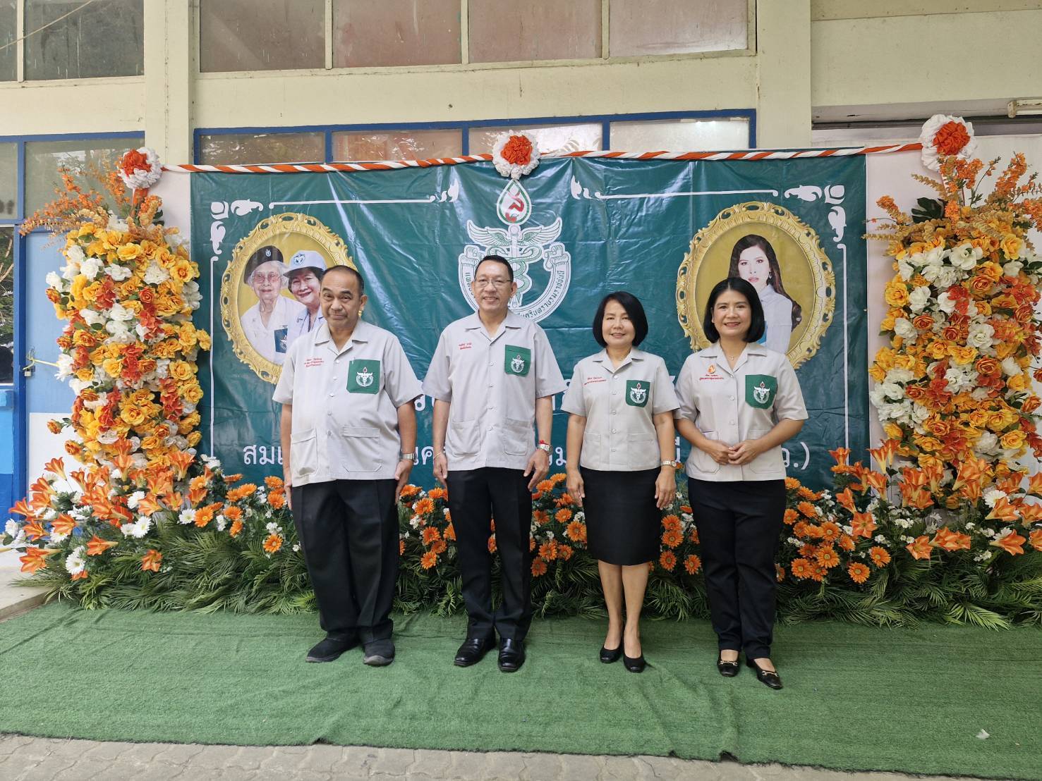พช.กำแพงเพชร ร่วมโครงการหน่วยแพทย์เคลื่อนที่ พอ.สว. เพื่อให้การช่วยเหลือรักษาพยาบาลให้กับประชาชนในท้องถิ่นทุรกันดารห่างไกลคมนาคม ที่อำเภอพรานกระต่าย