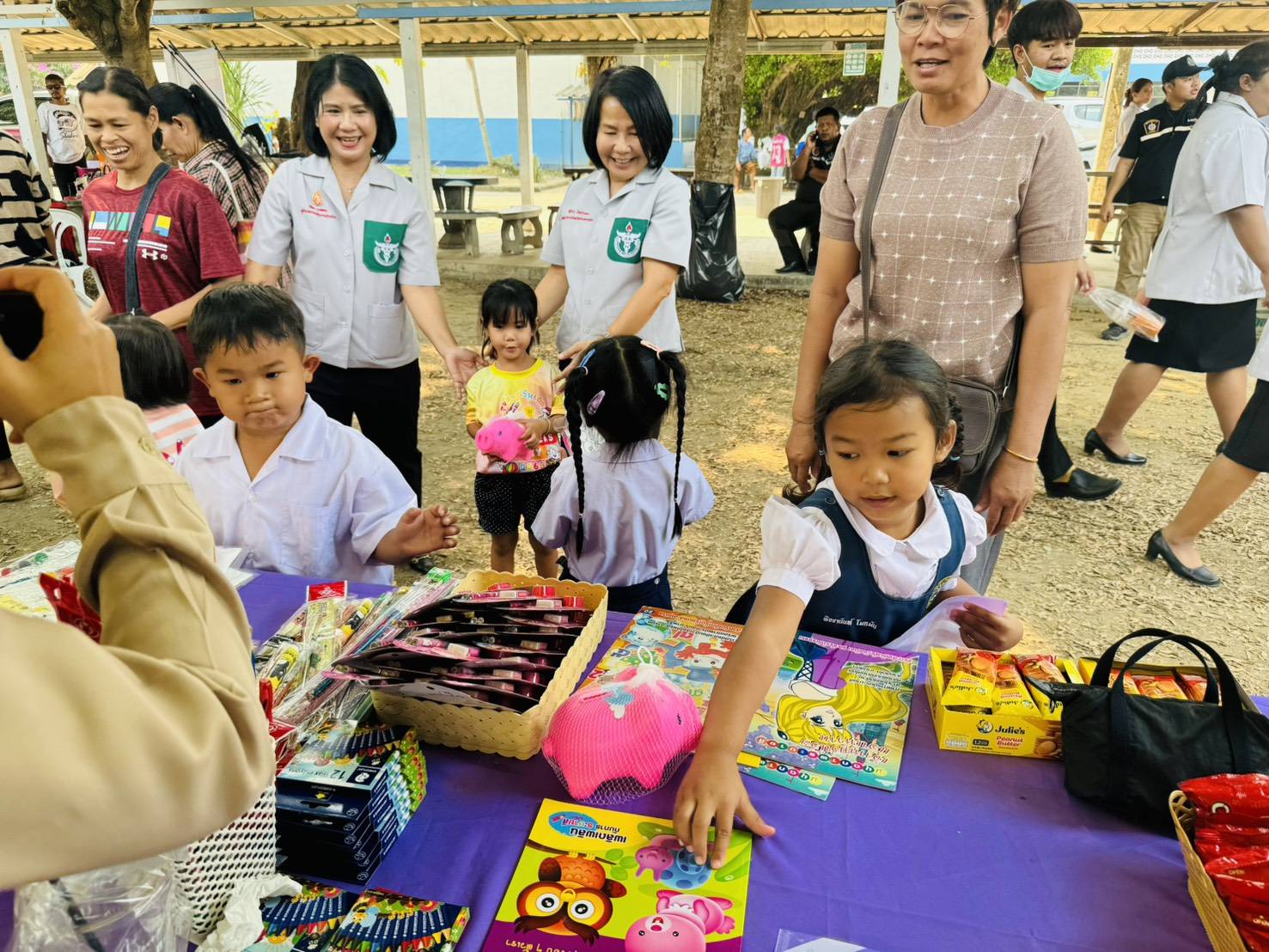 พช.กำแพงเพชร ร่วมการออกหน่วยบำบัดทุกข์ บำรุงสุขสร้างรอยยิ้มให้ประชาชน ในพื้นที่อำเภอพรานกระต่าย