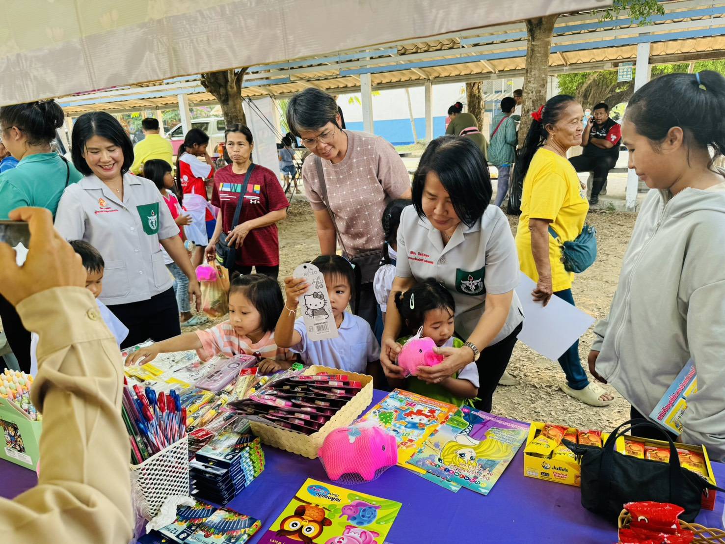 พช.กำแพงเพชร ร่วมการออกหน่วยบำบัดทุกข์ บำรุงสุขสร้างรอยยิ้มให้ประชาชน ในพื้นที่อำเภอพรานกระต่าย