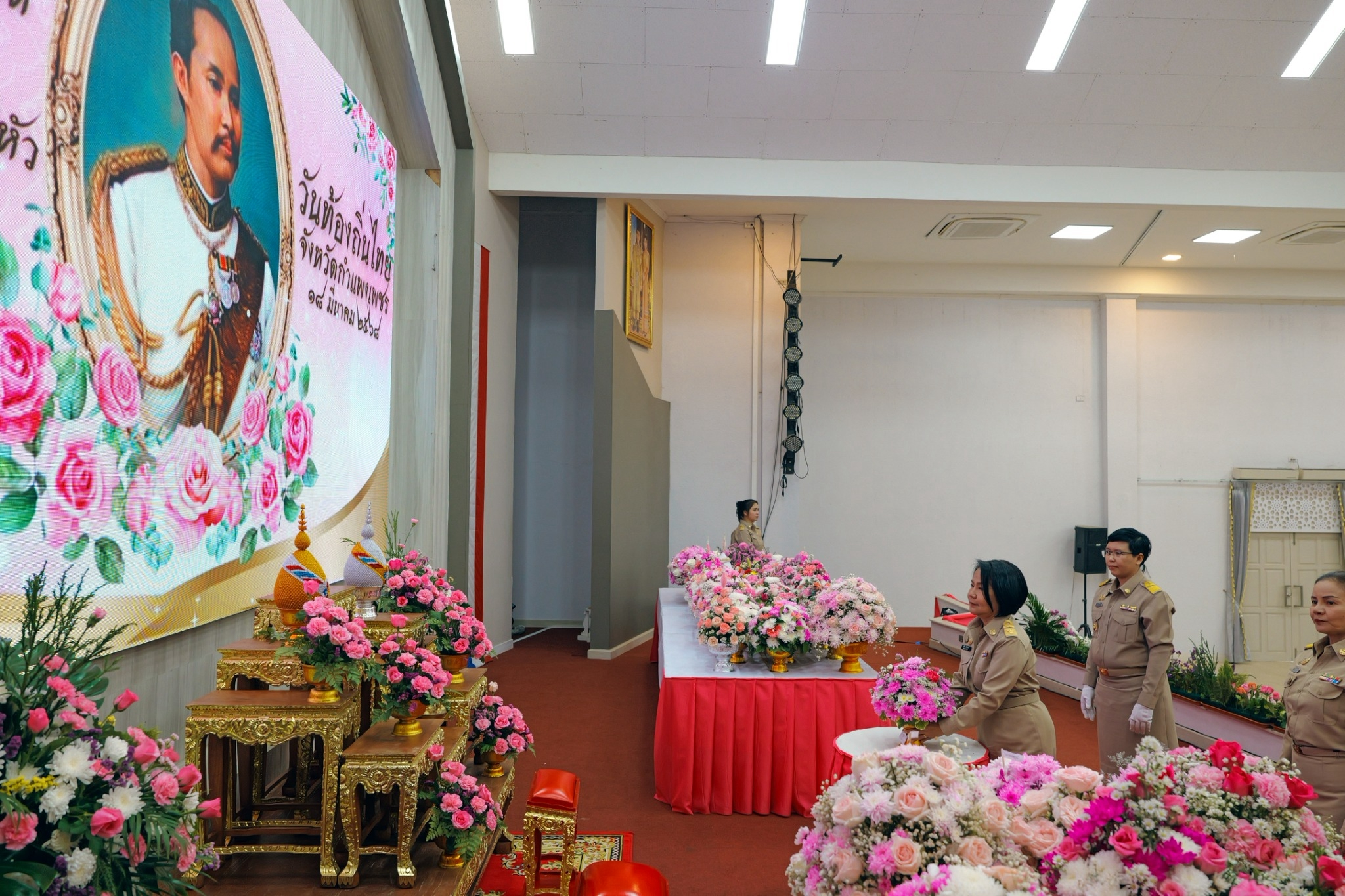 พช.กำแพงเพชร ร่วมพิธีถวายราชสักการะ และกล่าวถวายราชสดุดี พระบาทสมเด็จพระจุลจอมเกล้าเจ้าอยู่หัว เนื่องในวันท้องถิ่นไทย ประจำปี 2568