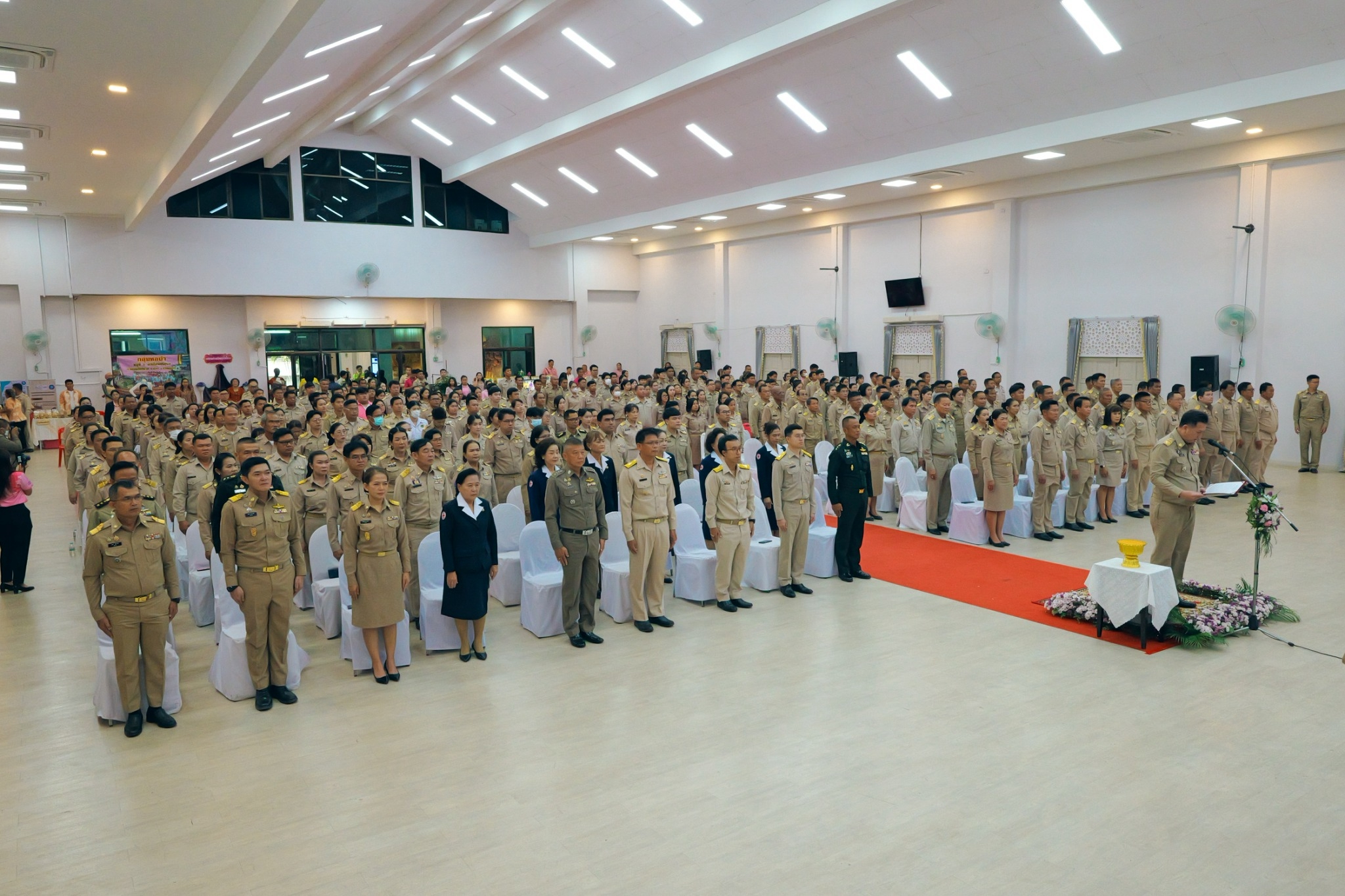 พช.กำแพงเพชร ร่วมพิธีถวายราชสักการะ และกล่าวถวายราชสดุดี พระบาทสมเด็จพระจุลจอมเกล้าเจ้าอยู่หัว เนื่องในวันท้องถิ่นไทย ประจำปี 2568