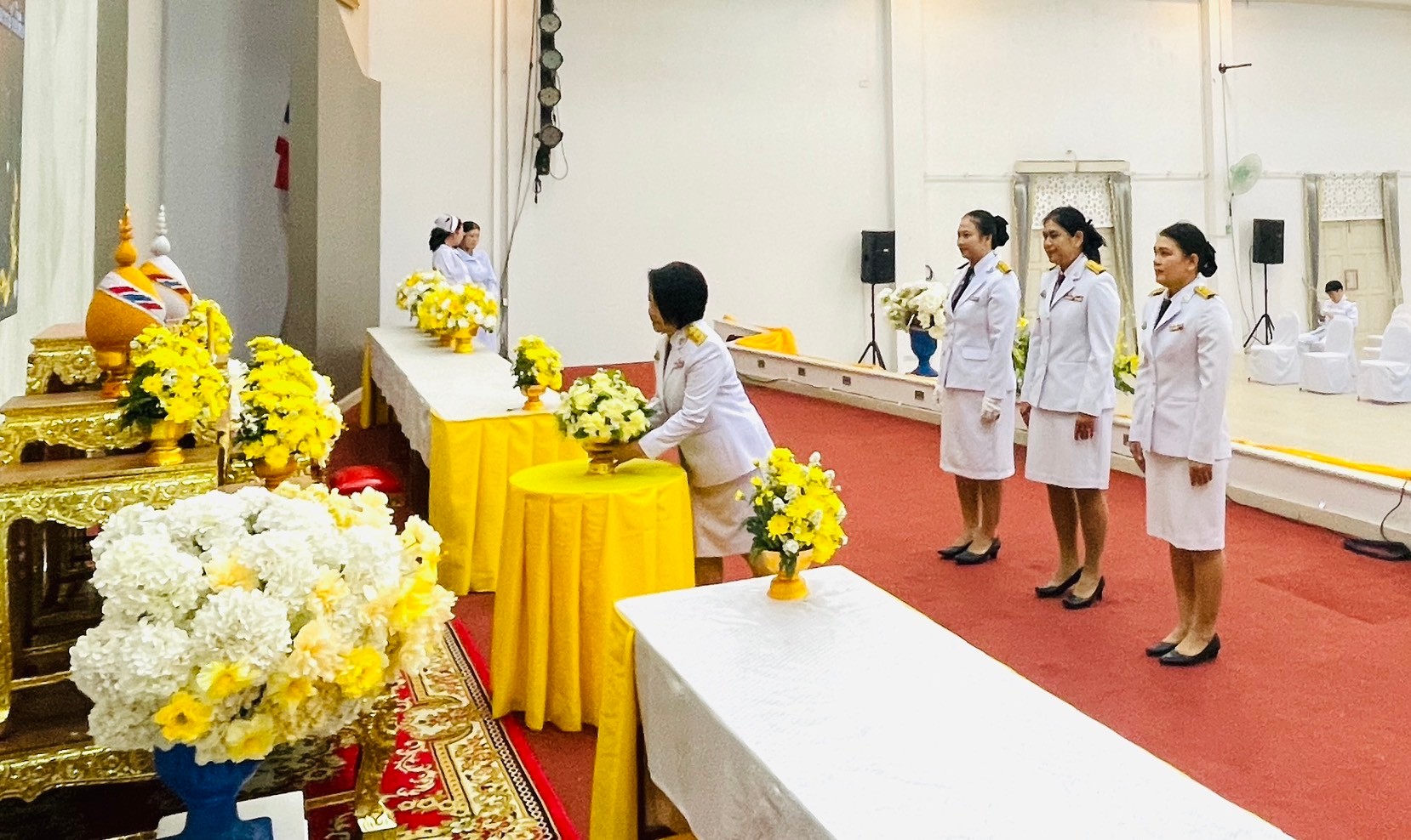 พช.กำแพงเพชร ร่วมพิธีพิธีถวายราชสักการะแด่พระบาทสมเด็จพระบรมชนกาธิเบศร มหาภูมิพลอดุลยเดชมหาราช บรมนาถบพิตร “พระบิดาแห่งมาตรฐานการช่างไทย” เนื่องใน “วันมาตรฐานฝีมือแรงงานแห่งชาติ”