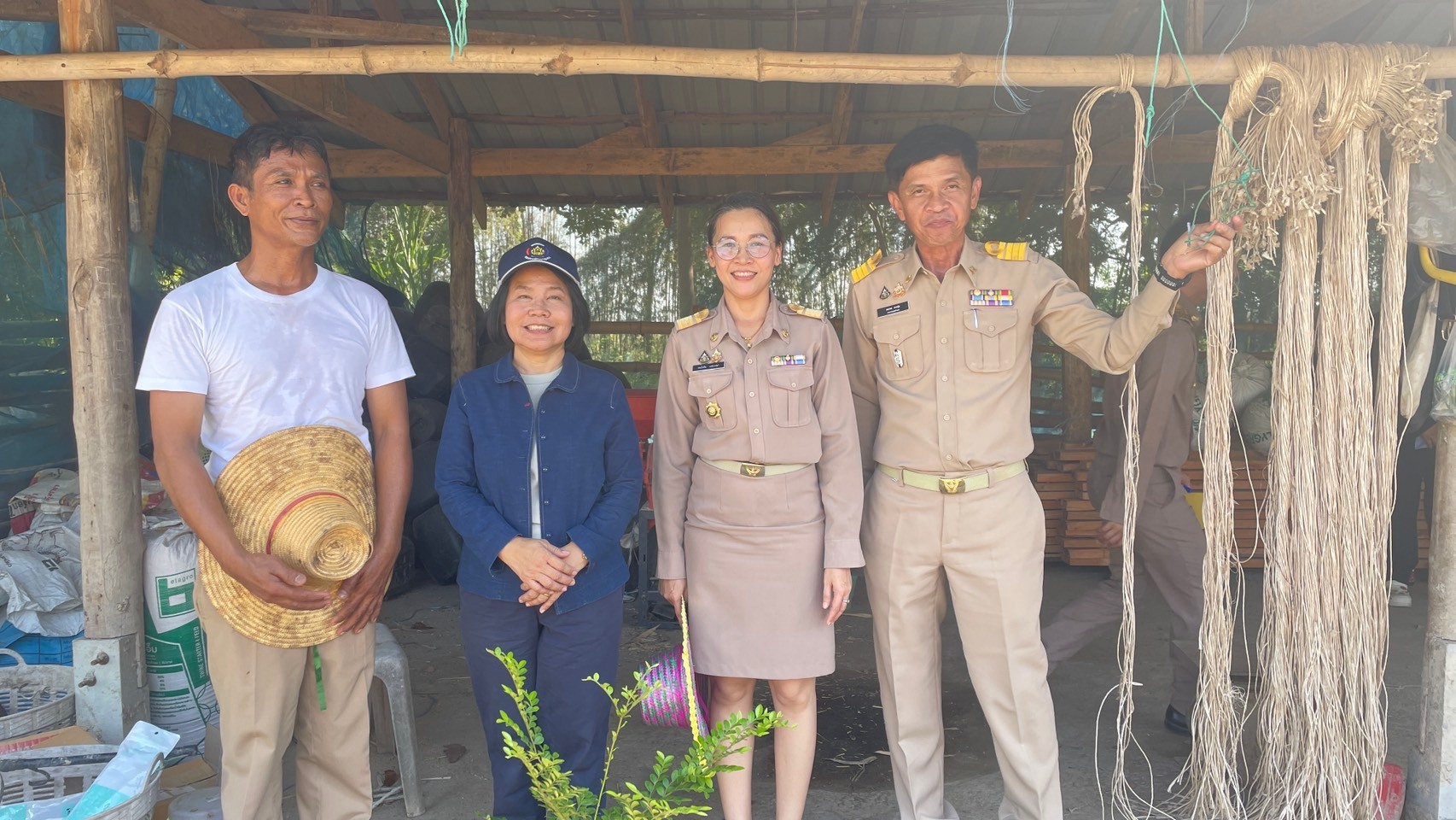 พช.กำแพงเพชร ร่วมลงพื้นที่ตรวจเยี่ยมประชาชนของผู้ว่าราชการจังหวัดกำแพงเพชร ในพื้นที่อำเภอบึงสามัคคี