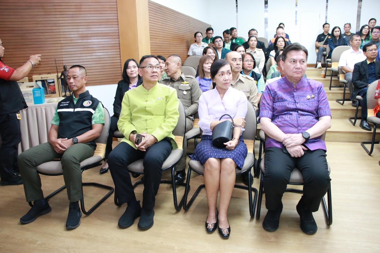 พช.กำแพงเพชร เข้าร่วมลงพื้นที่เยี่ยมชม บริษัท ปตท.สผ. สยาม จำกัด (โครงการเอส 1) อำเภอลานกระบือ