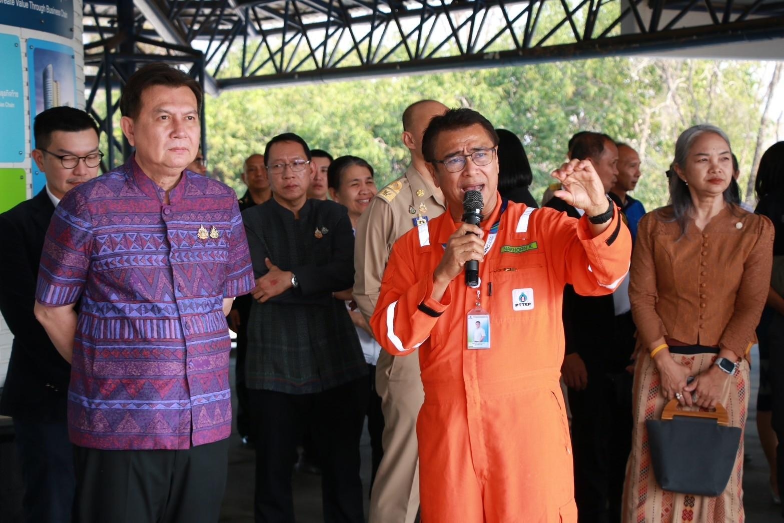 พช.กำแพงเพชร เข้าร่วมลงพื้นที่เยี่ยมชม บริษัท ปตท.สผ. สยาม จำกัด (โครงการเอส 1) อำเภอลานกระบือ
